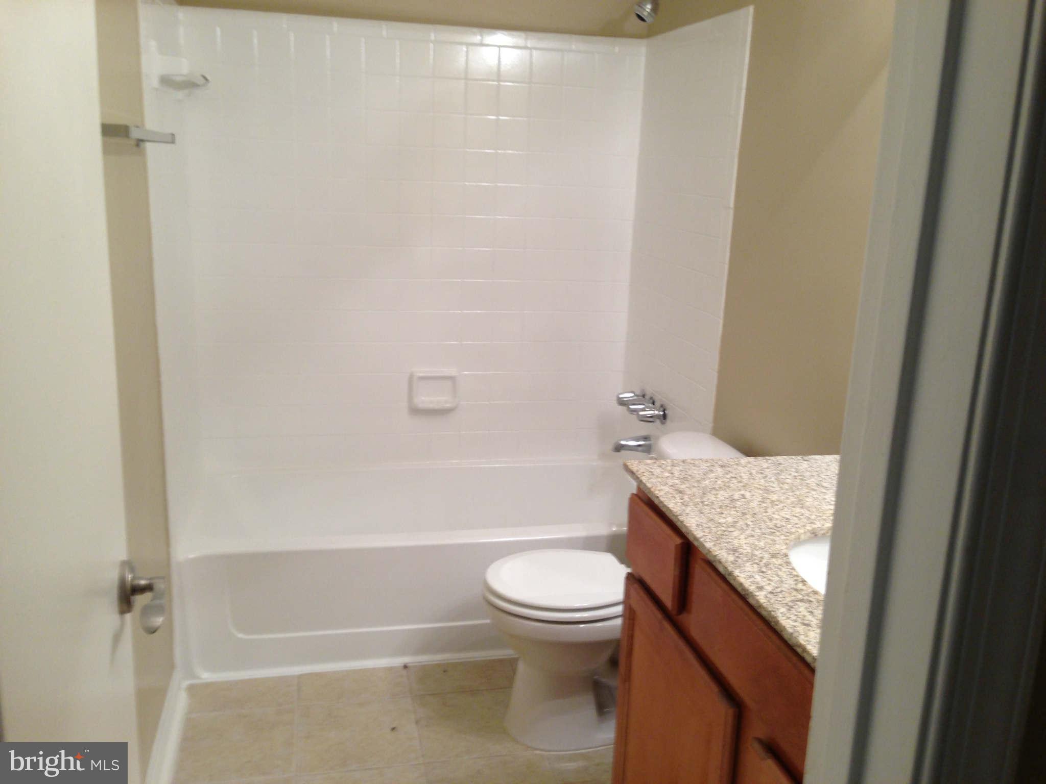 FOUR WINDS AT OAKTON - Residential