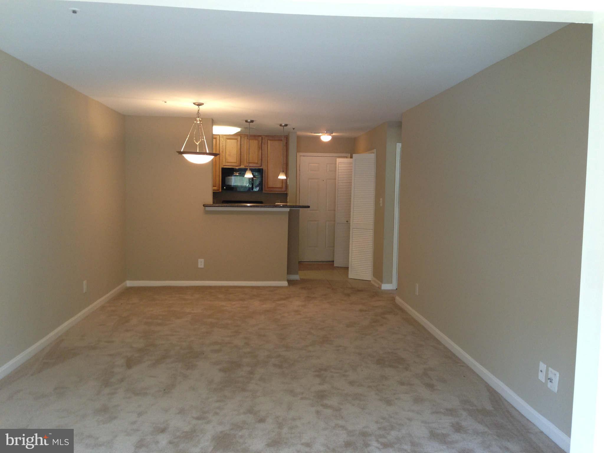 FOUR WINDS AT OAKTON - Residential