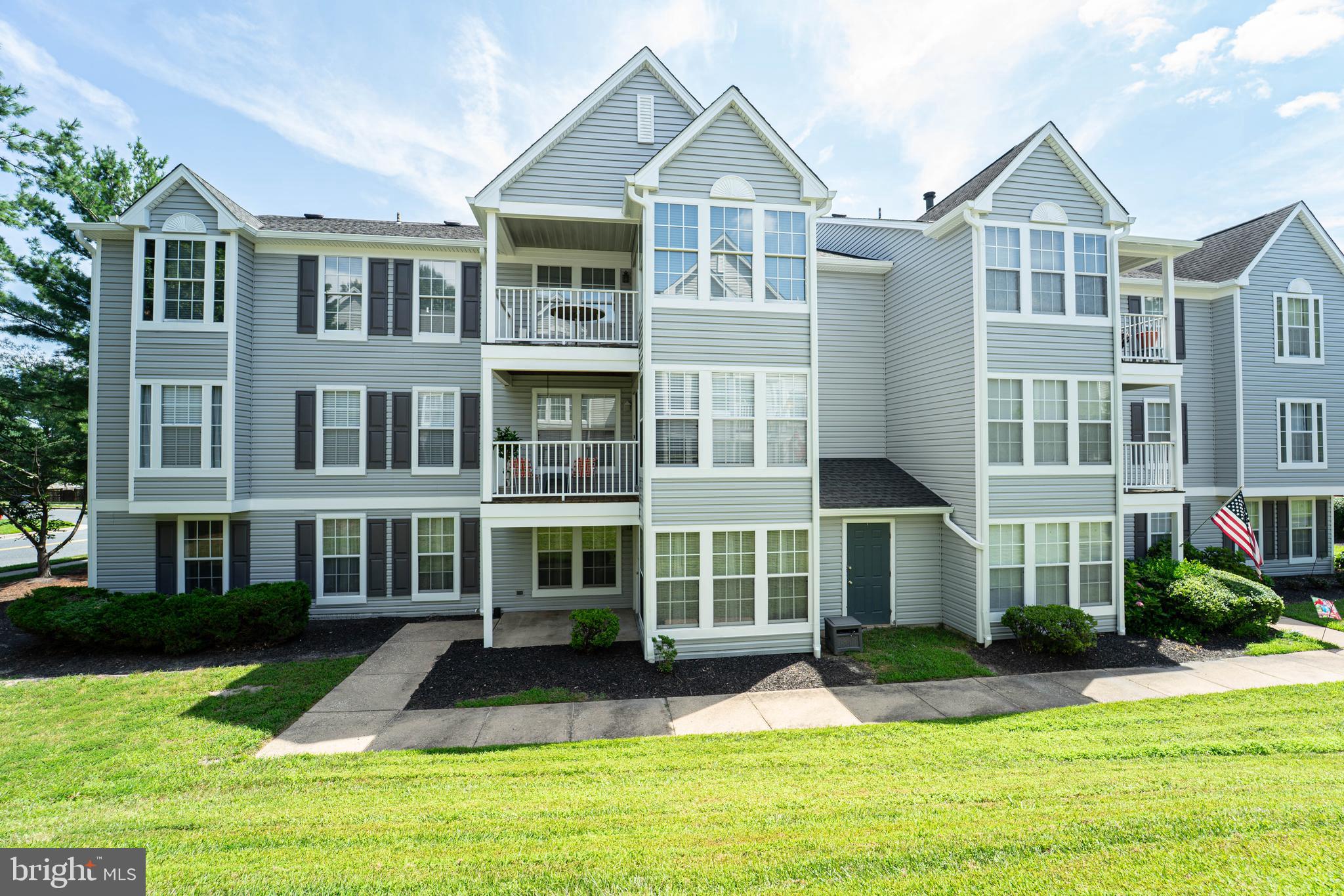 16 LAUREL PATH COURT 1