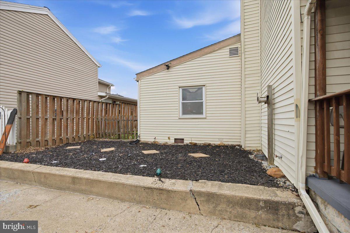 260 W WALNUT STREET