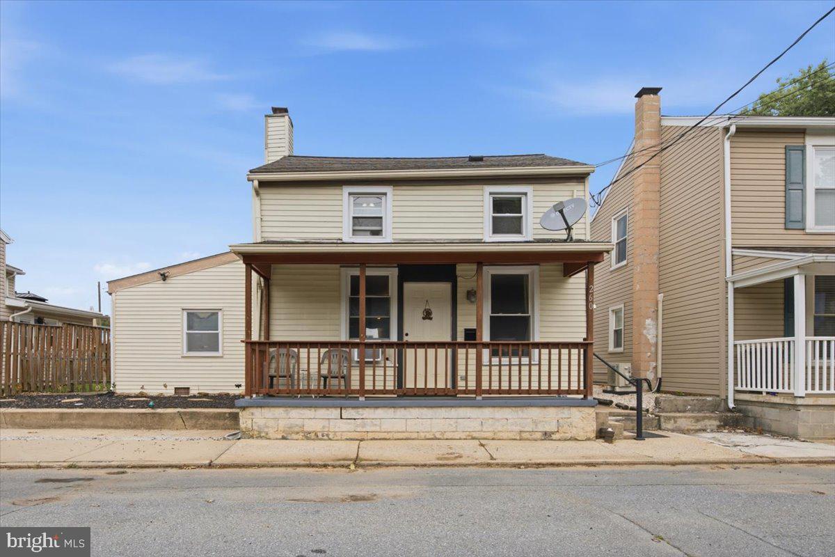 260 W WALNUT STREET
