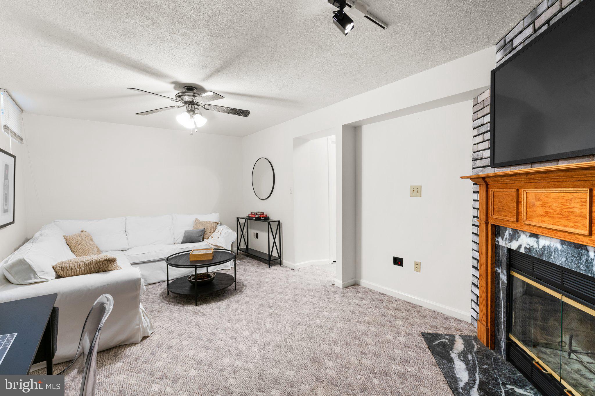 RICHARDSON MEWS - Residential