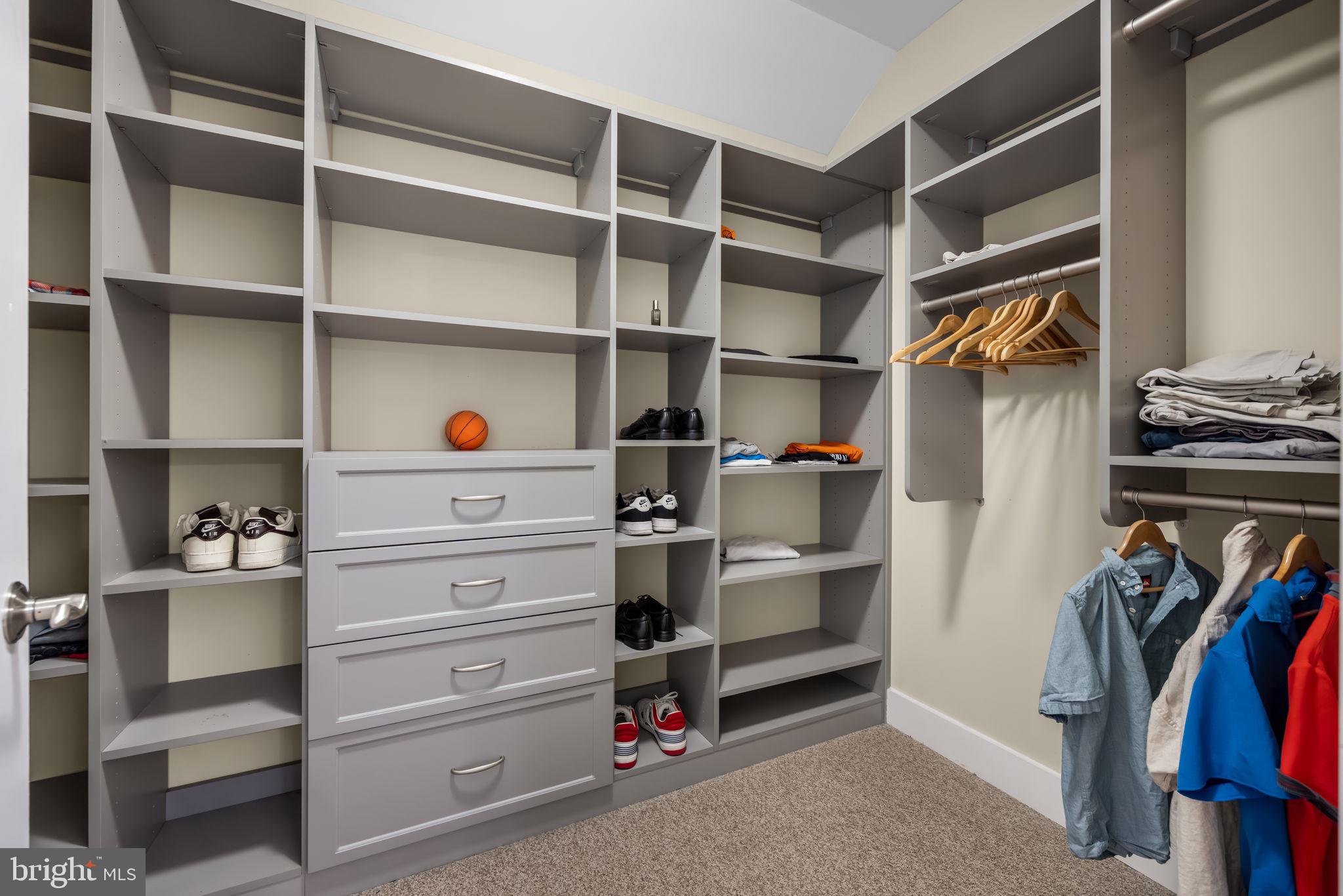 SULLIVAN ESTATES - Residential
