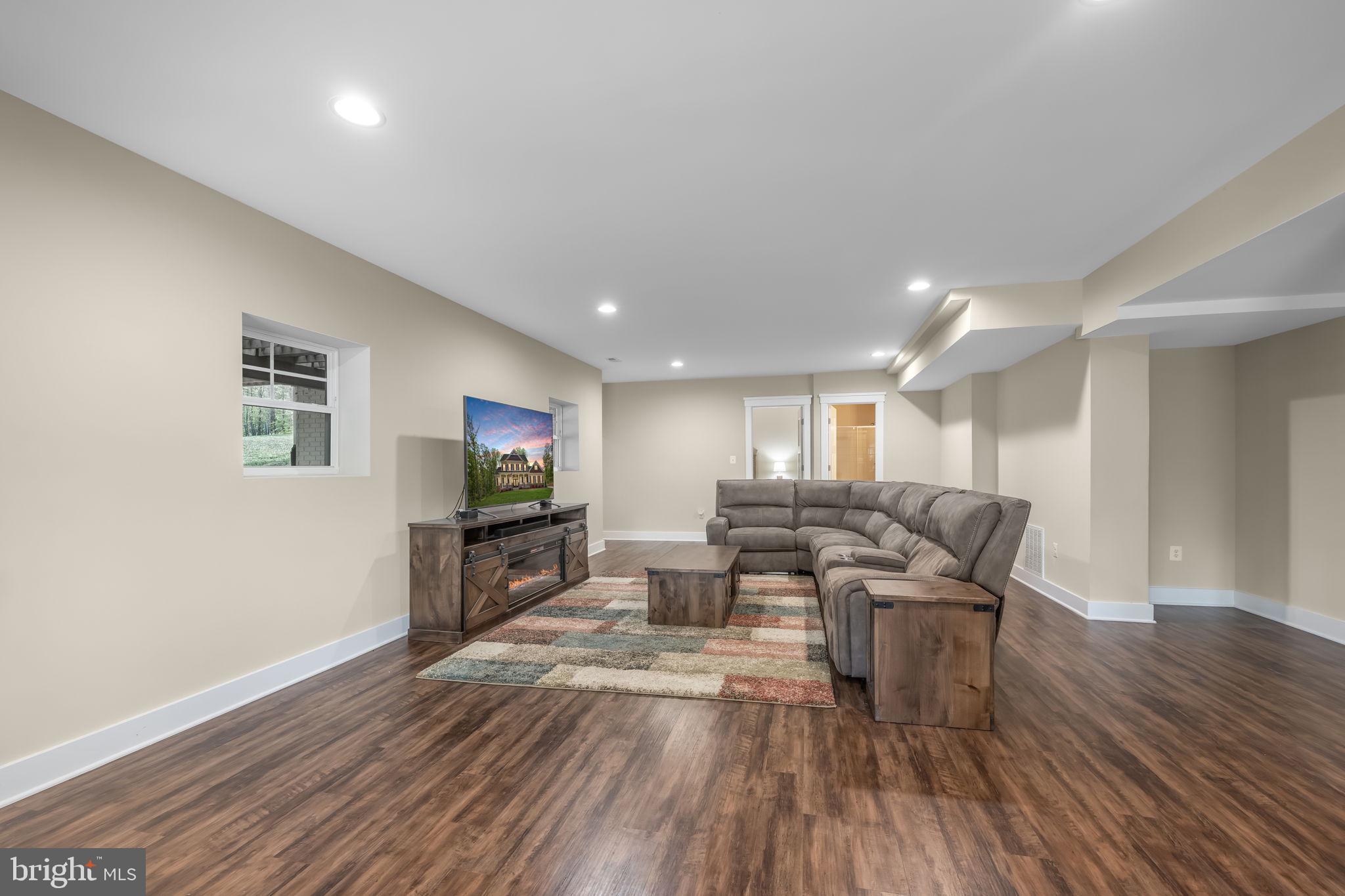 SULLIVAN ESTATES - Residential
