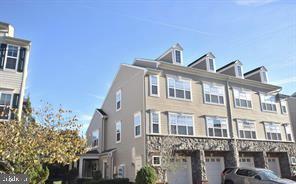 CHATSWORTH VILLAGE CONDO - Residential Lease