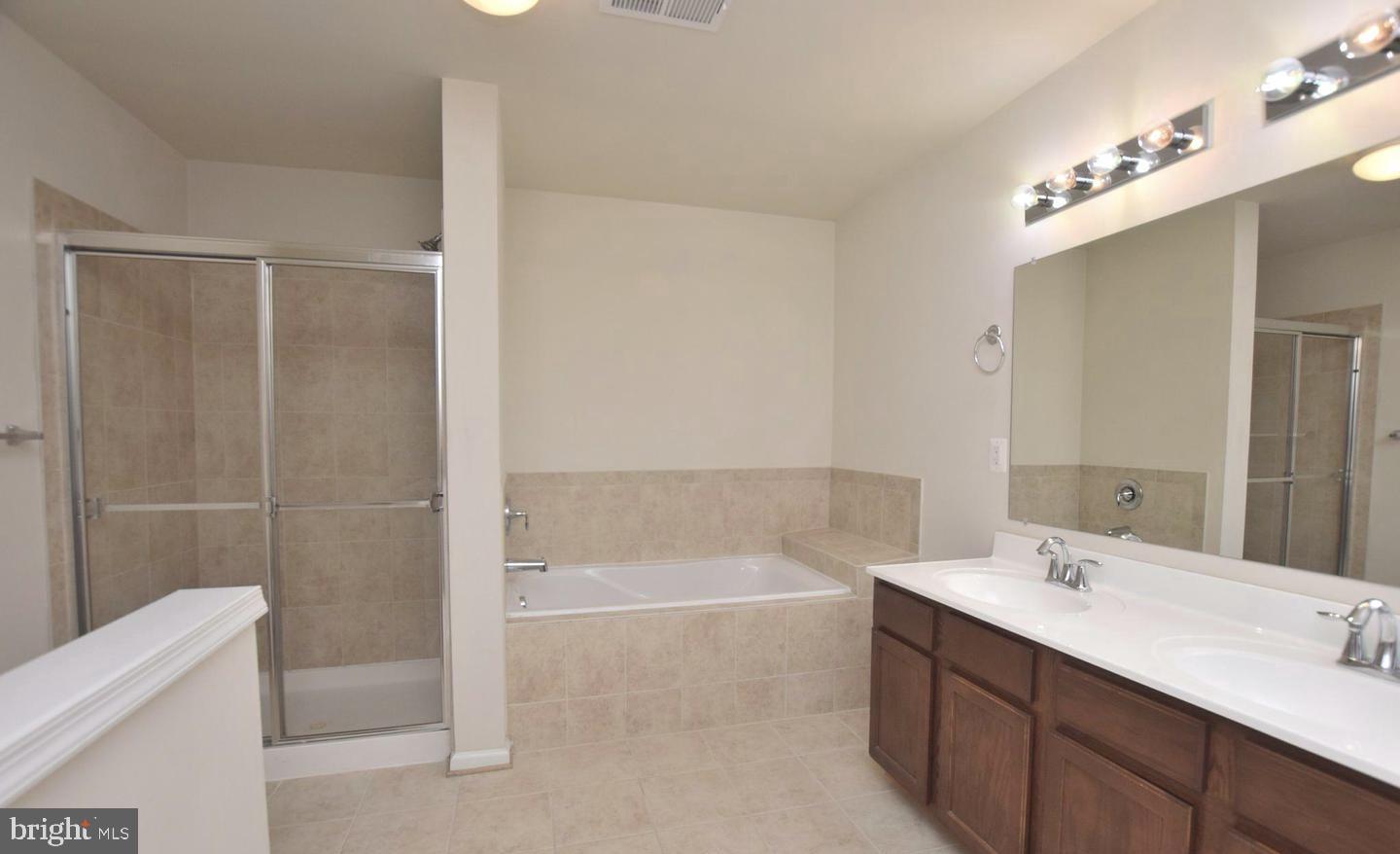 CHATSWORTH VILLAGE CONDO - Residential Lease