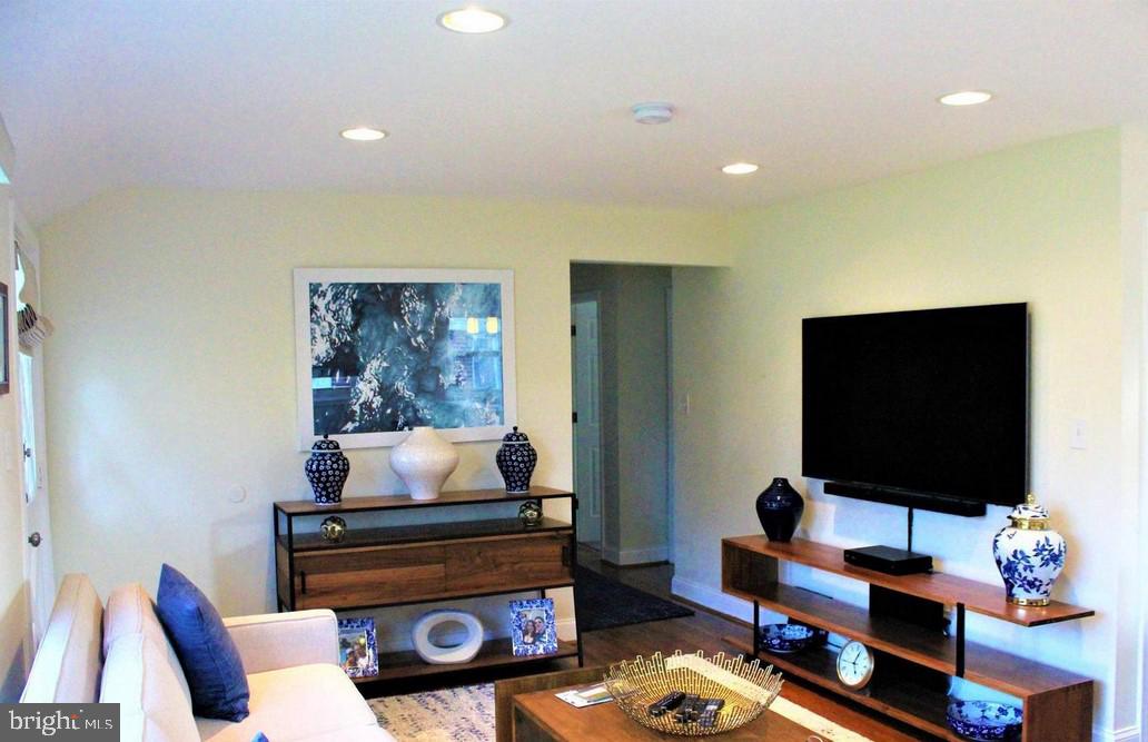 GLENMONT HILLS - Residential Lease