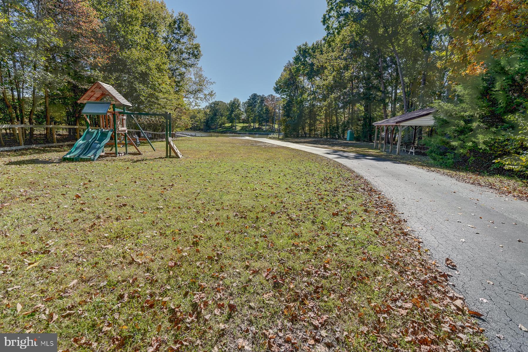32 MILTONS LANE