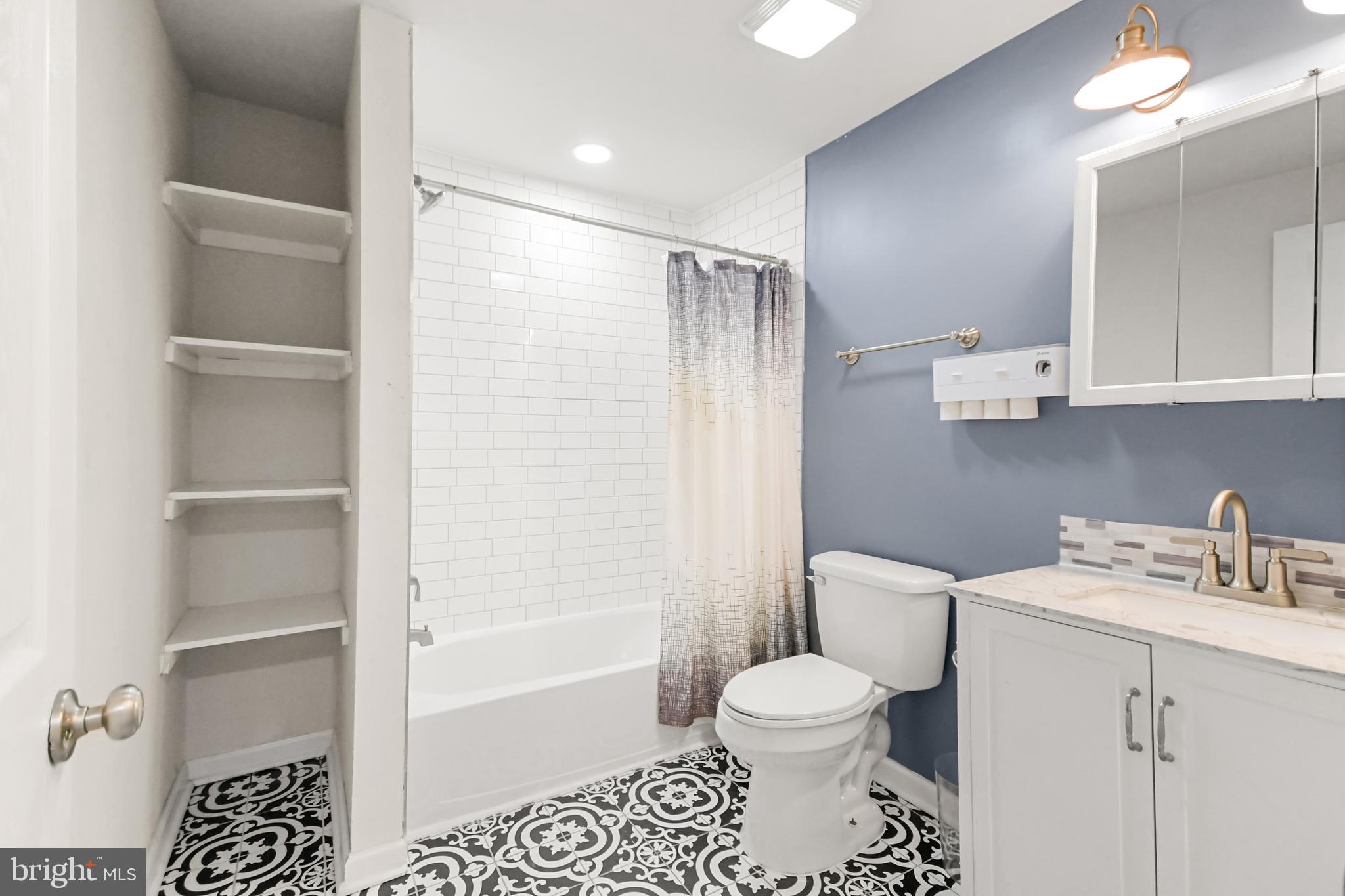 MYERSVILLE - Residential