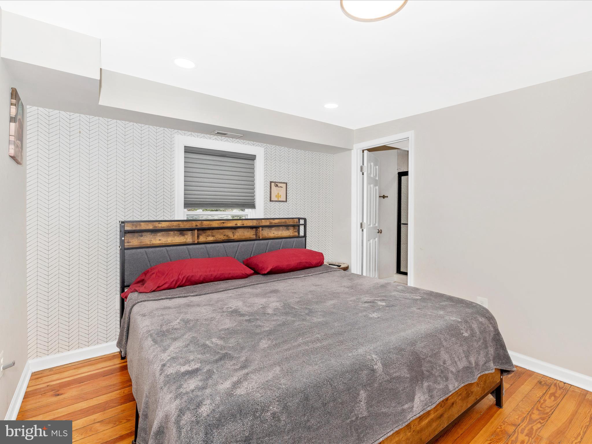 MYERSVILLE - Residential