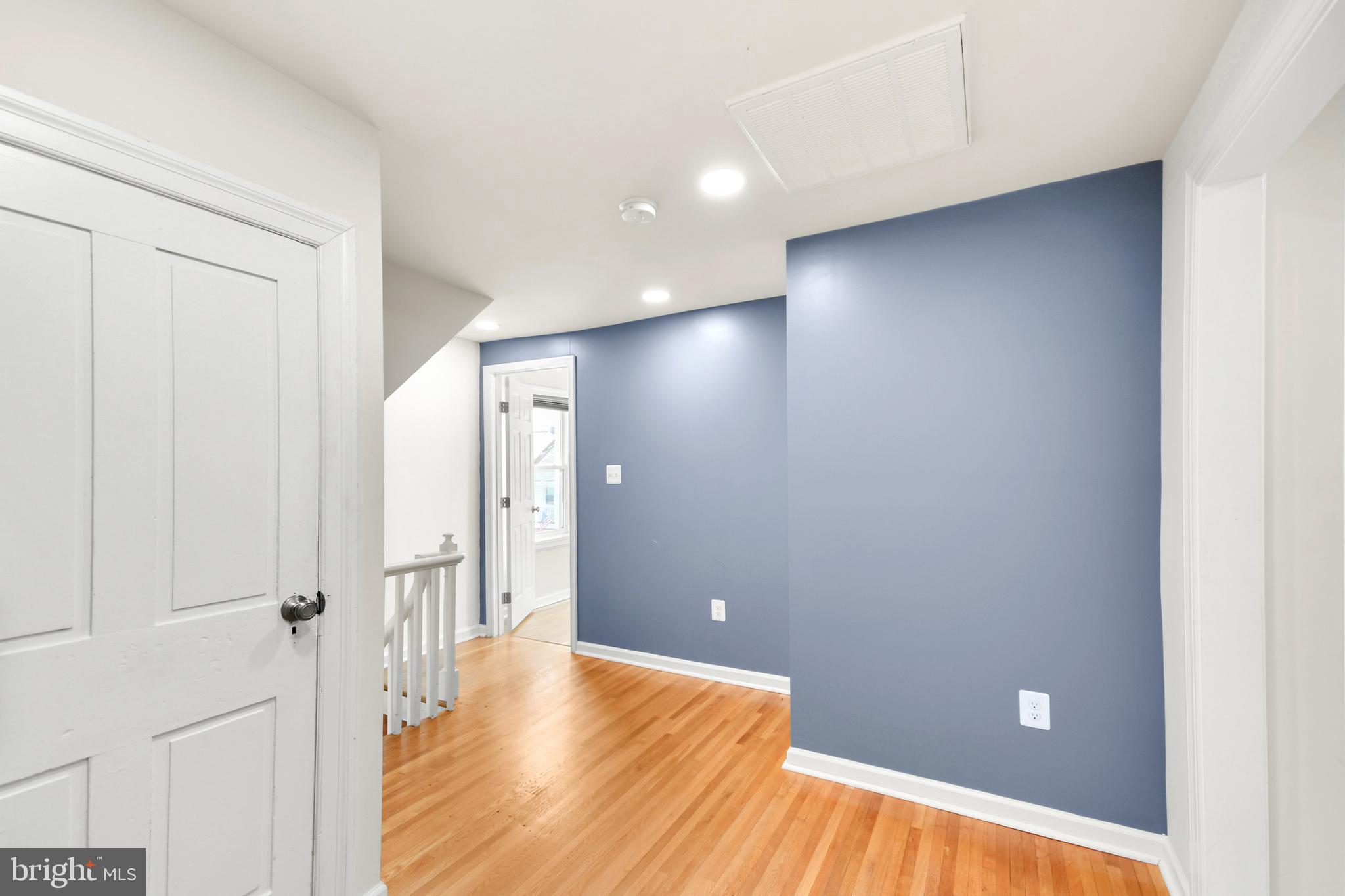 MYERSVILLE - Residential