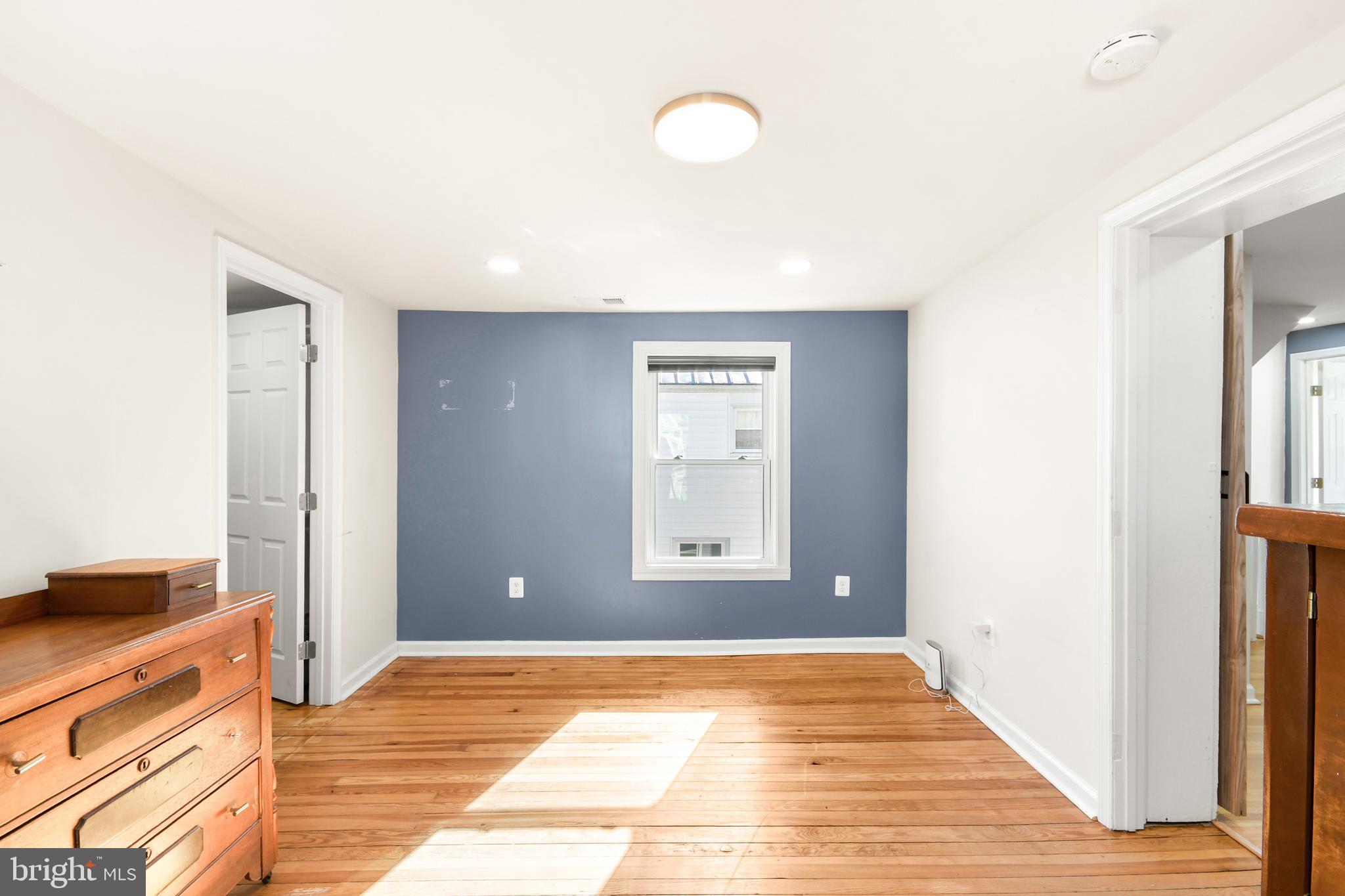 MYERSVILLE - Residential