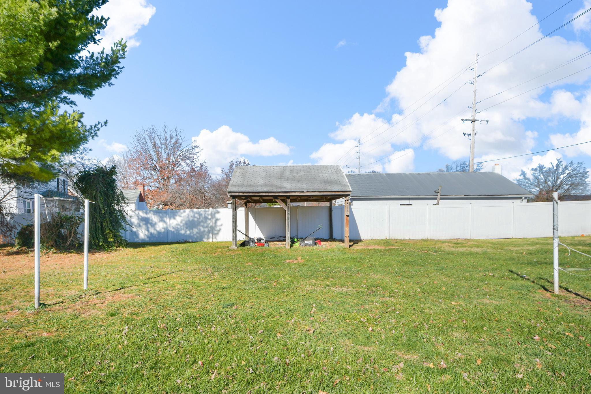 MYERSVILLE - Residential