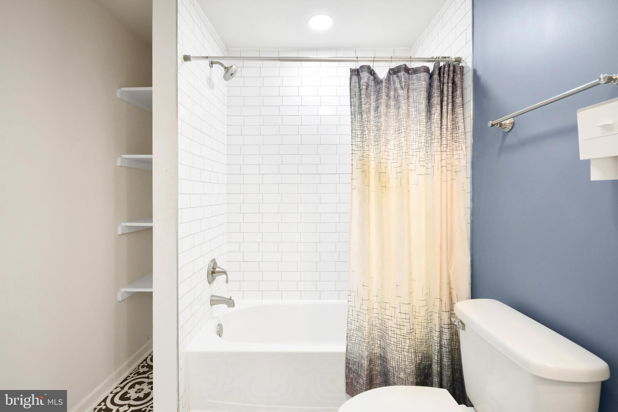 MYERSVILLE - Residential