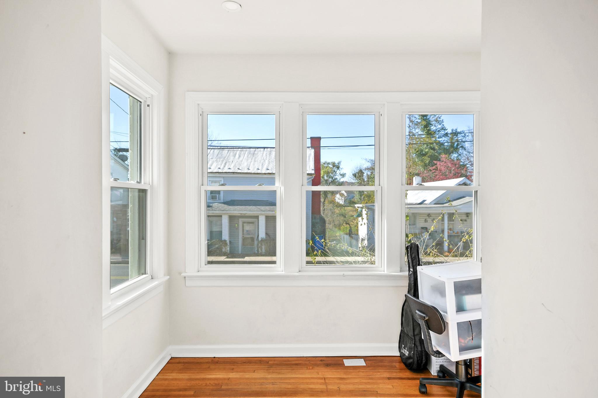 MYERSVILLE - Residential