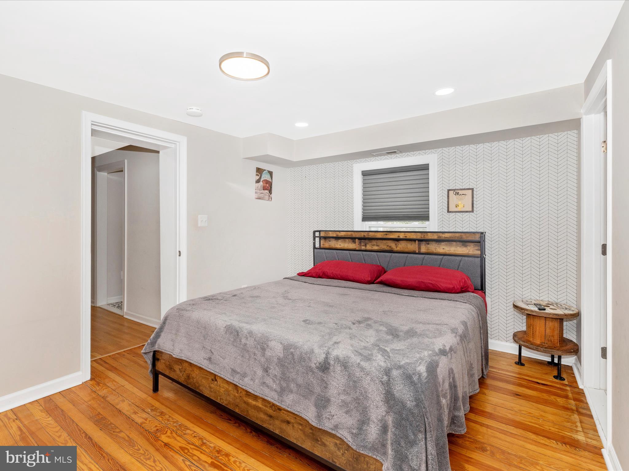 MYERSVILLE - Residential