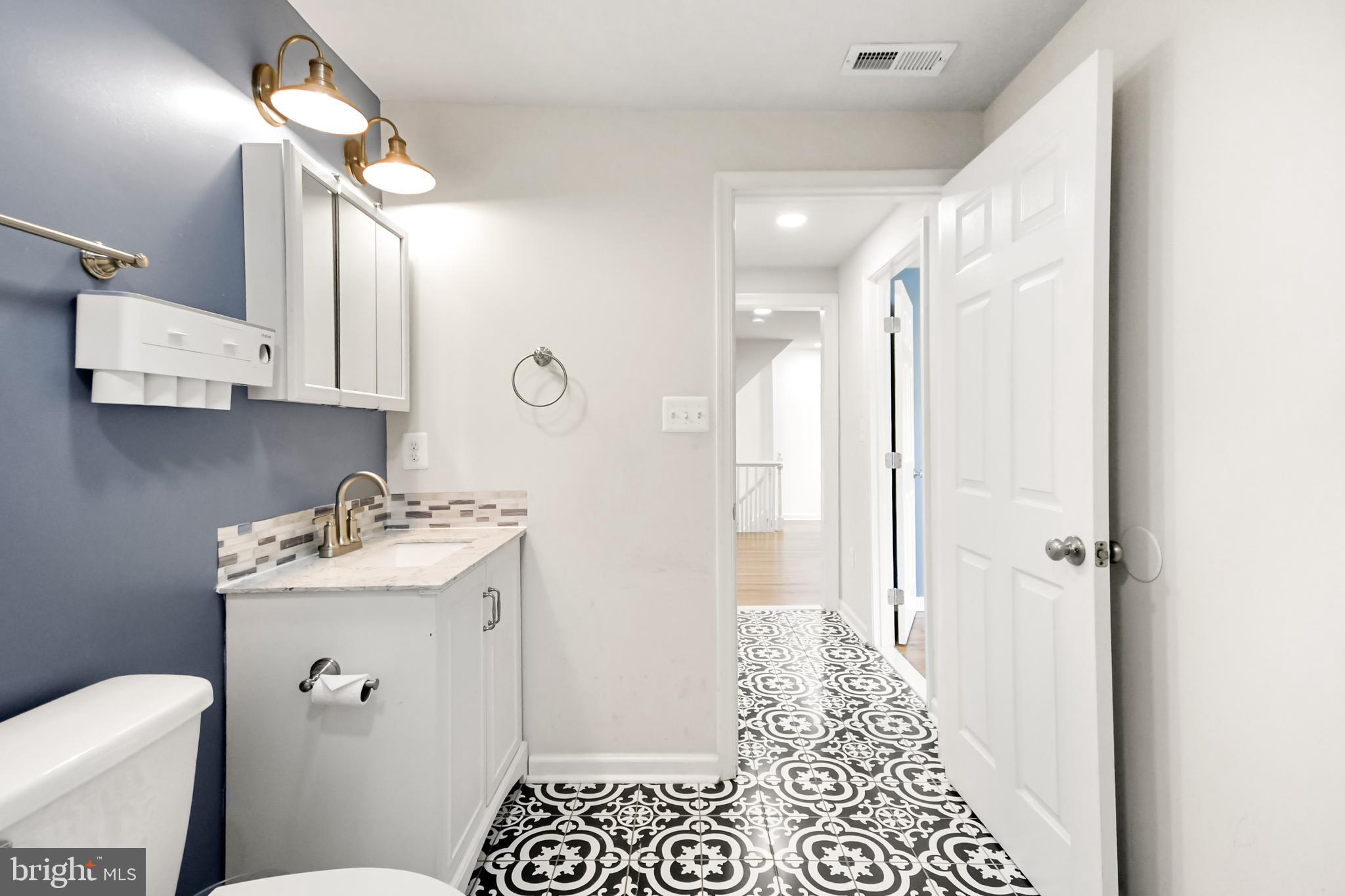 MYERSVILLE - Residential