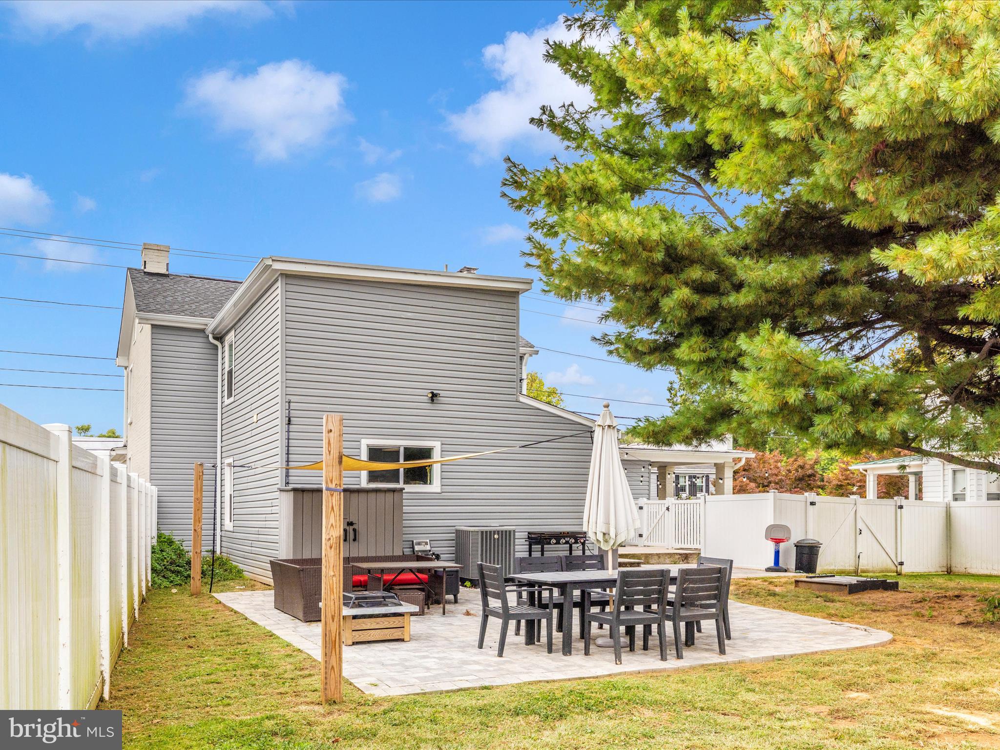 MYERSVILLE - Residential