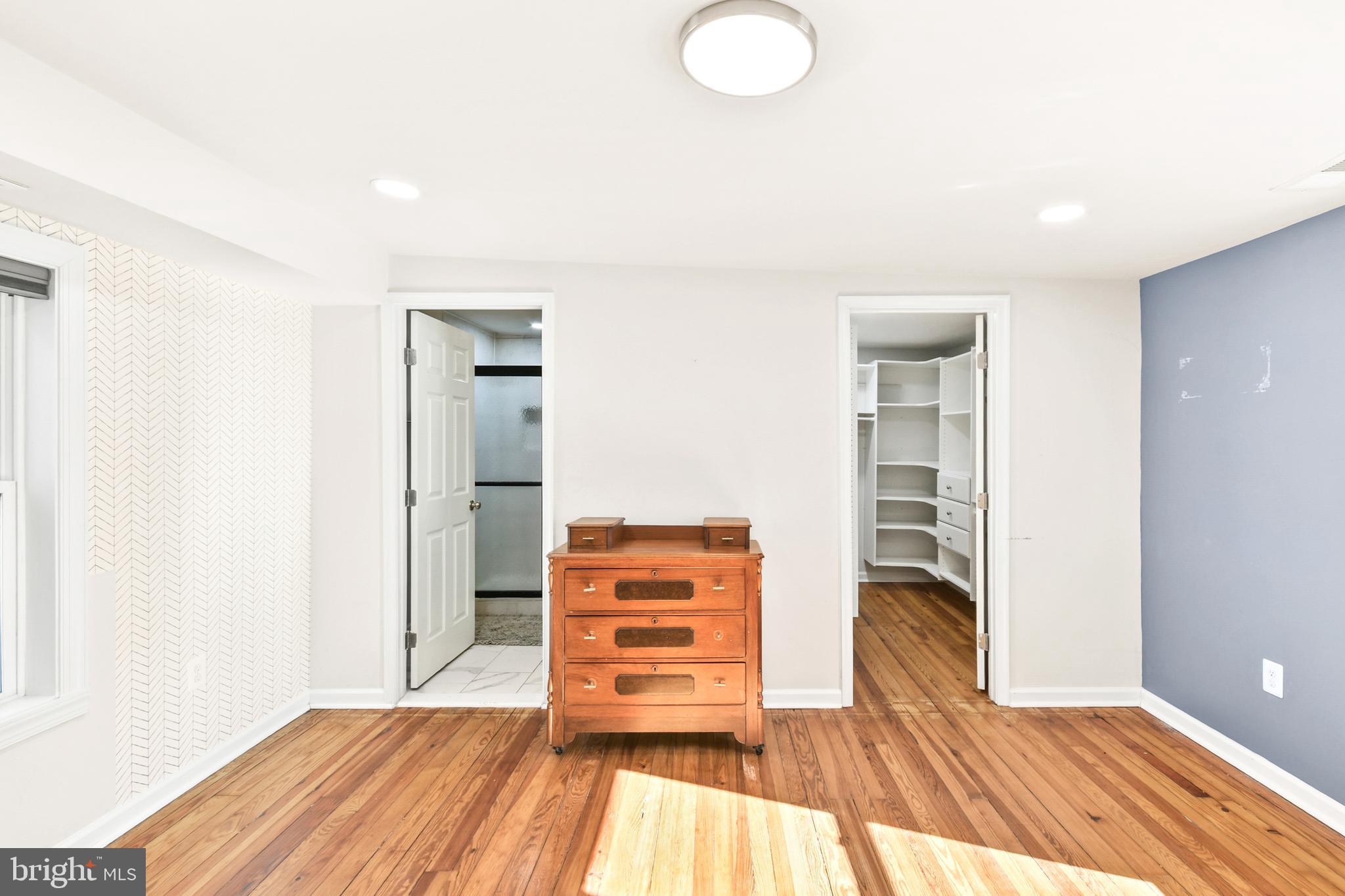 MYERSVILLE - Residential