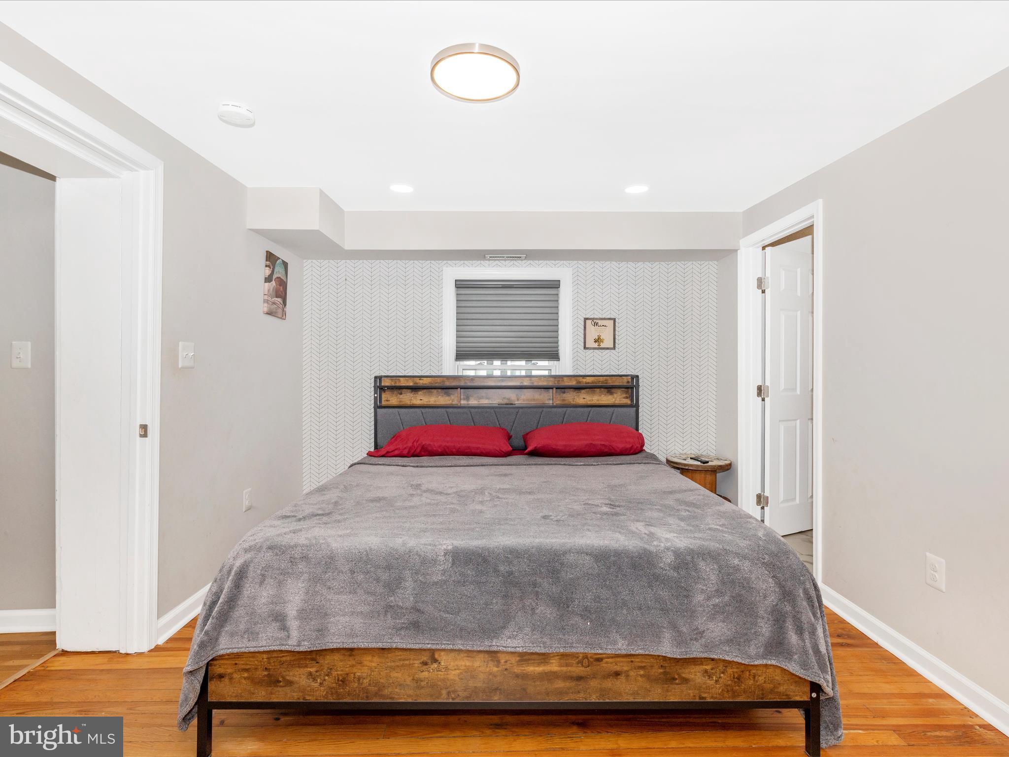 MYERSVILLE - Residential