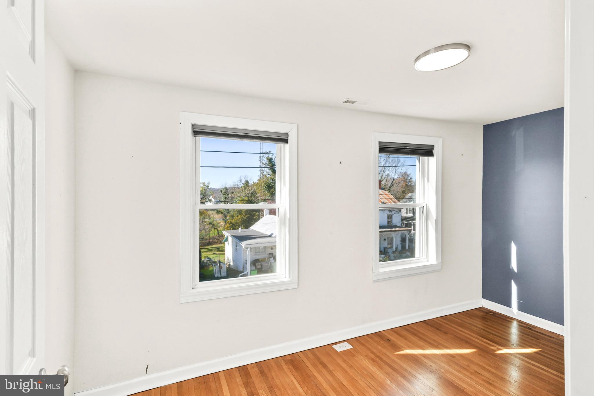 MYERSVILLE - Residential