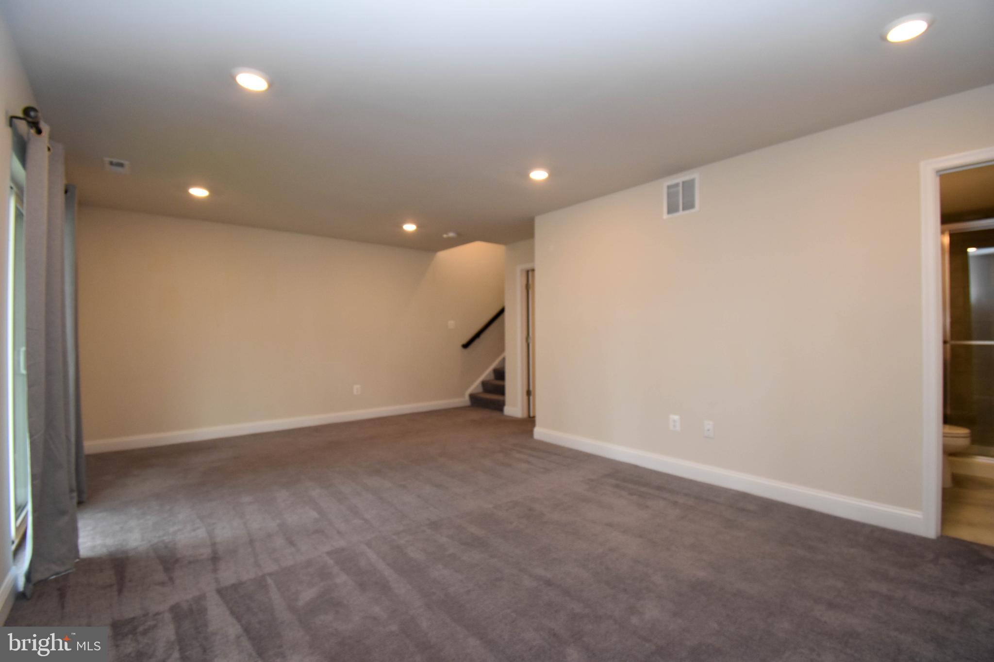 PLANTATION LAKES - Residential