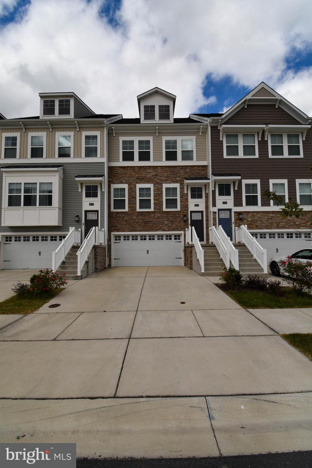 PLANTATION LAKES - Residential