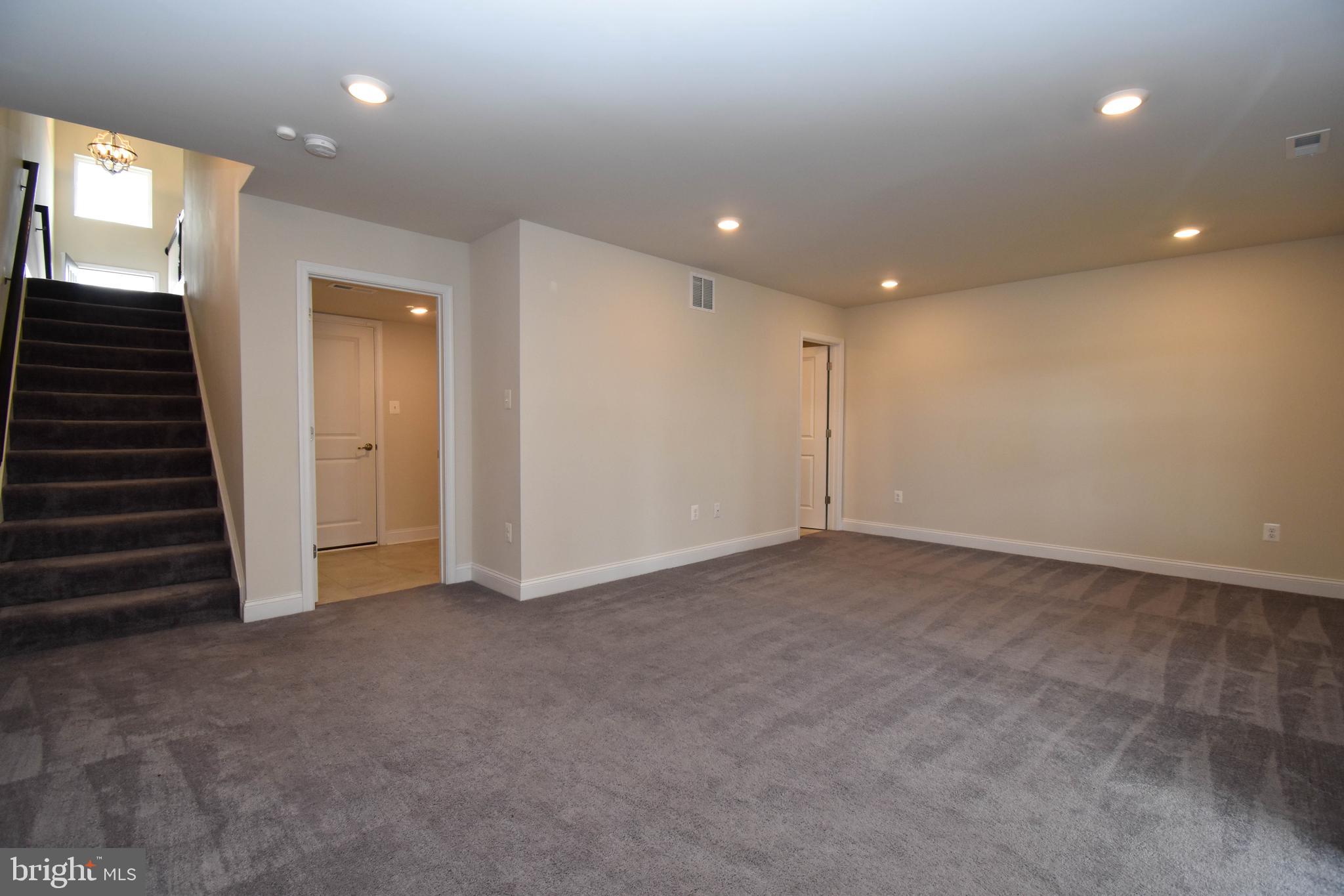 PLANTATION LAKES - Residential