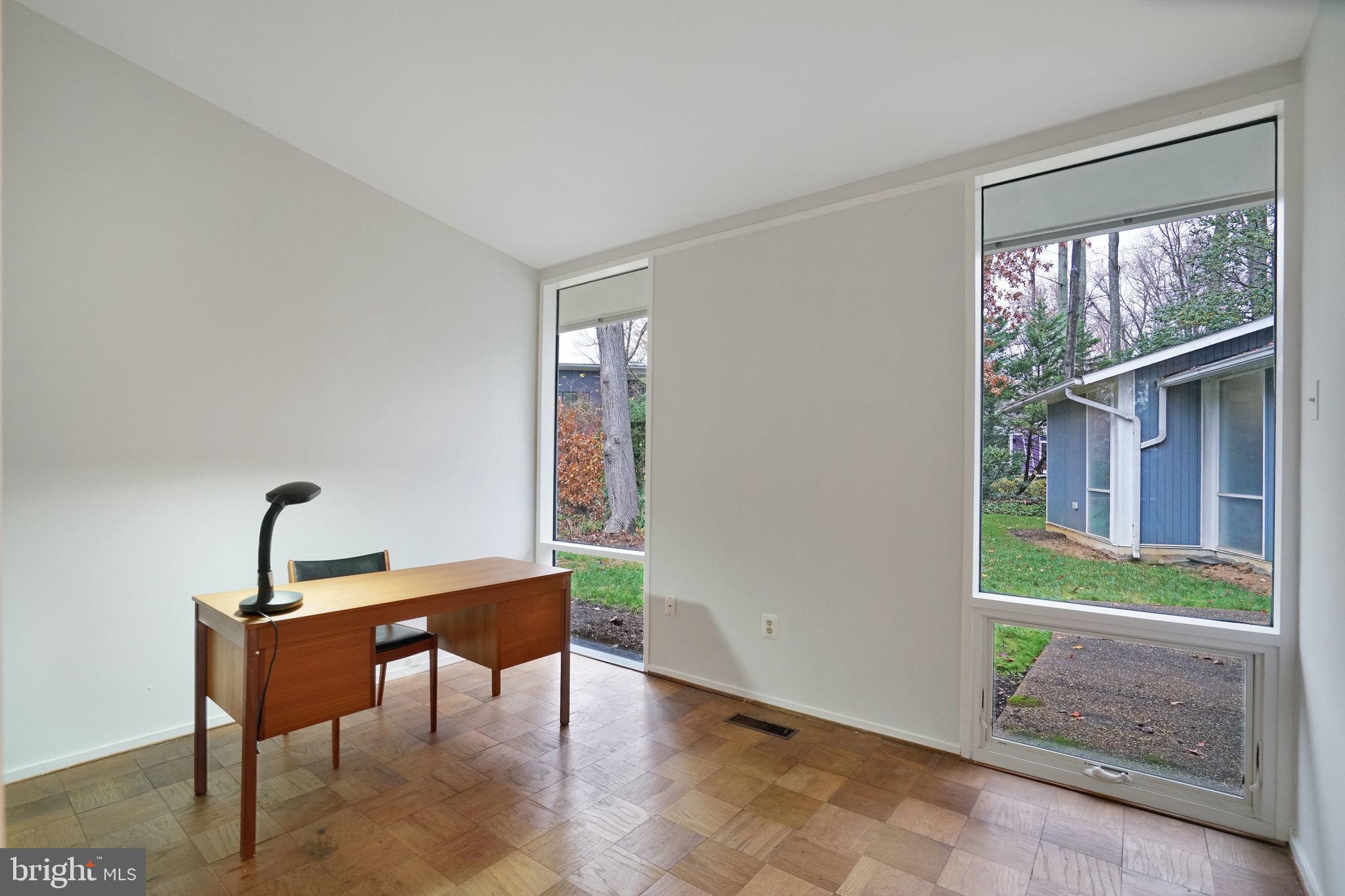 HOLLIN HILLS - Residential