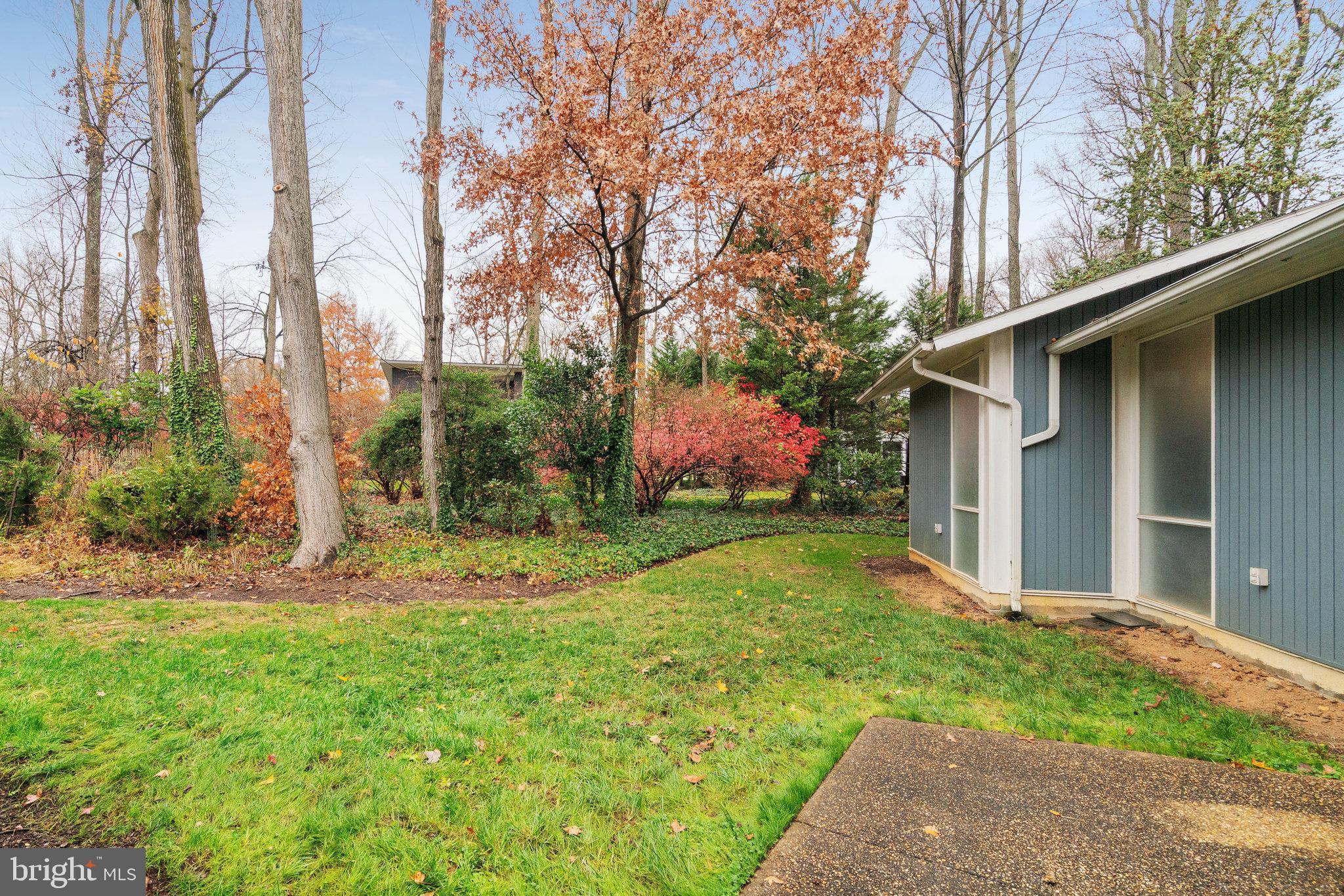 HOLLIN HILLS - Residential