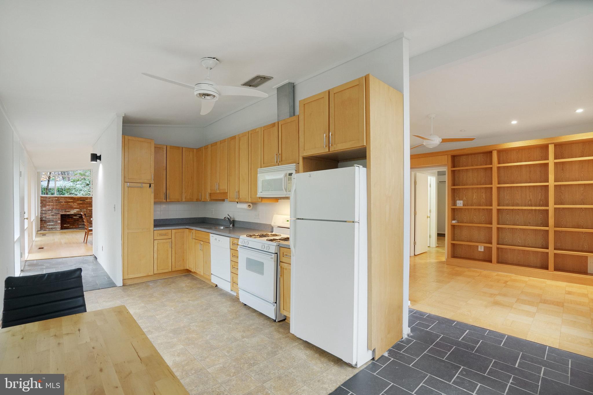 HOLLIN HILLS - Residential