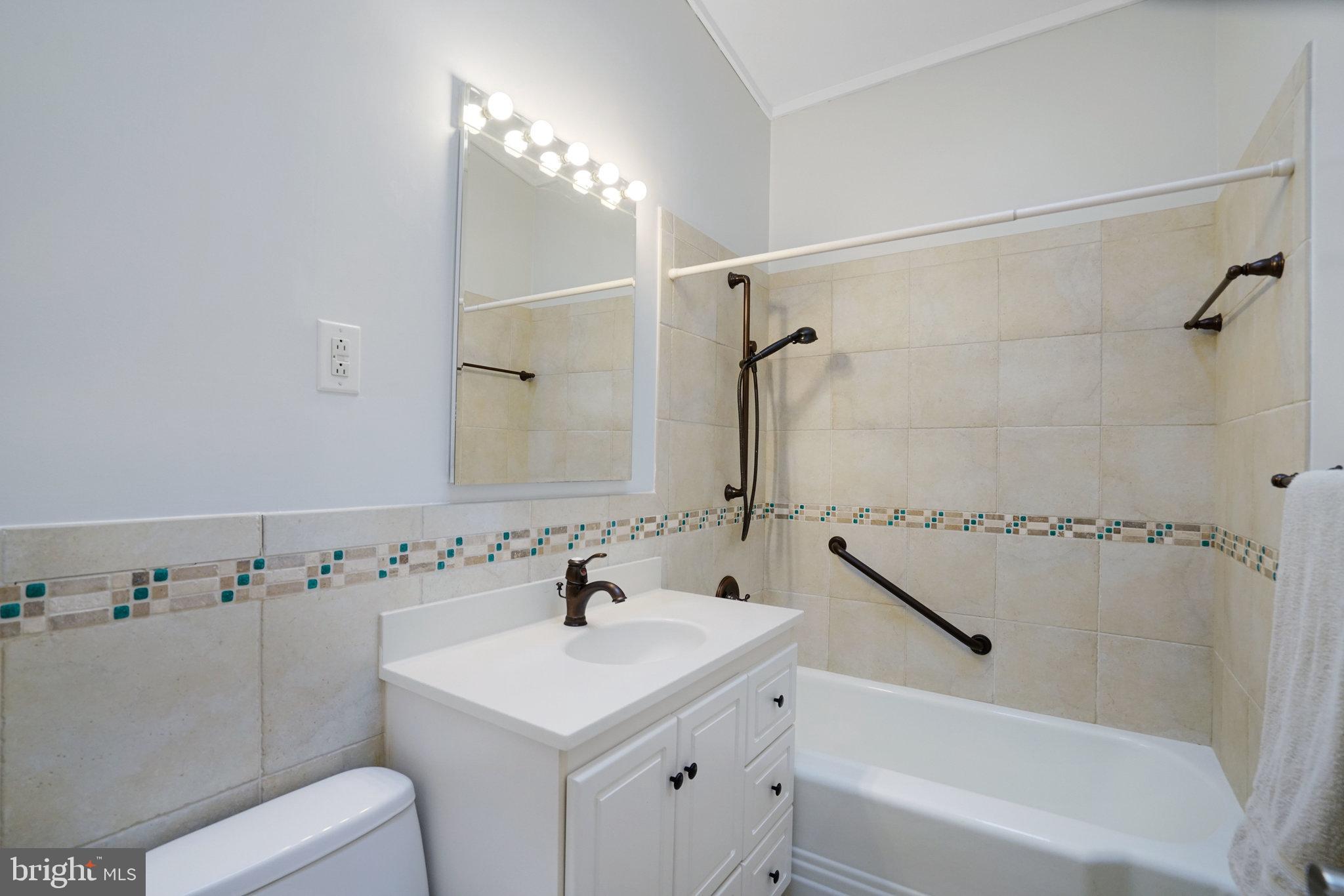 HOLLIN HILLS - Residential