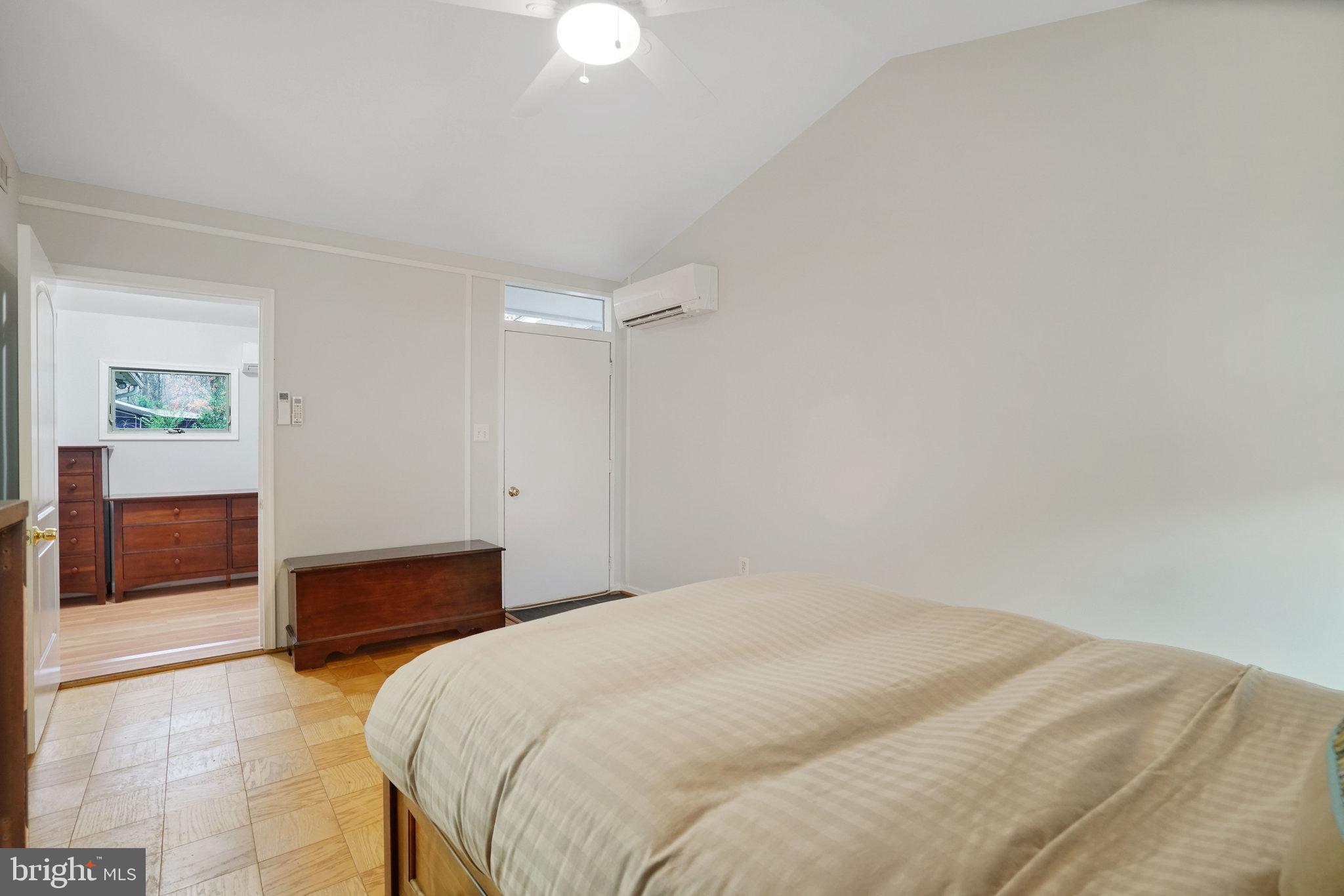 HOLLIN HILLS - Residential