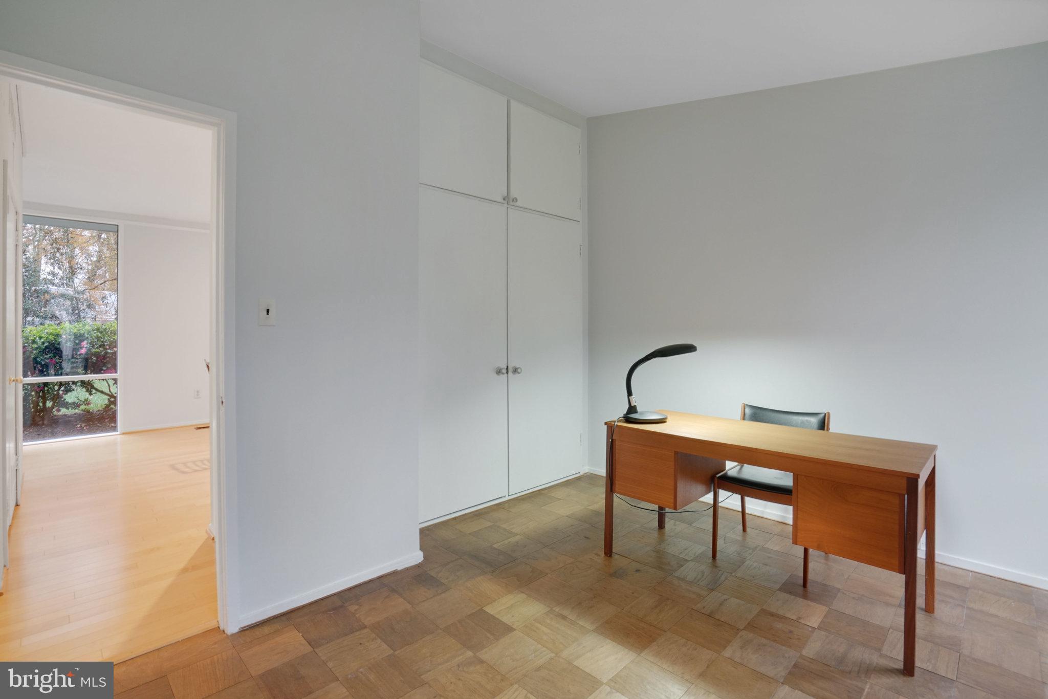 HOLLIN HILLS - Residential