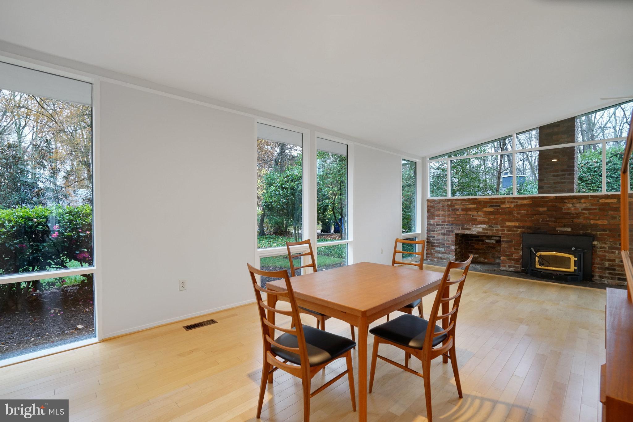 HOLLIN HILLS - Residential