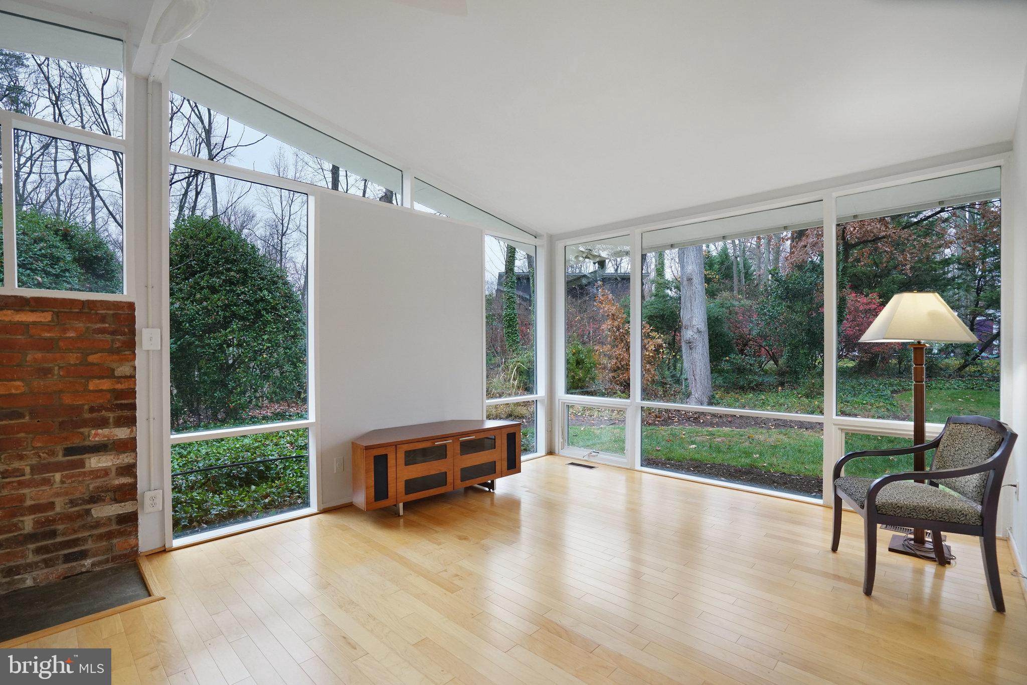 HOLLIN HILLS - Residential