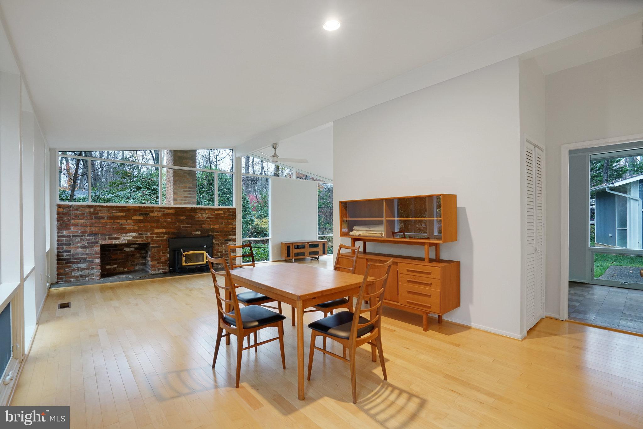 HOLLIN HILLS - Residential