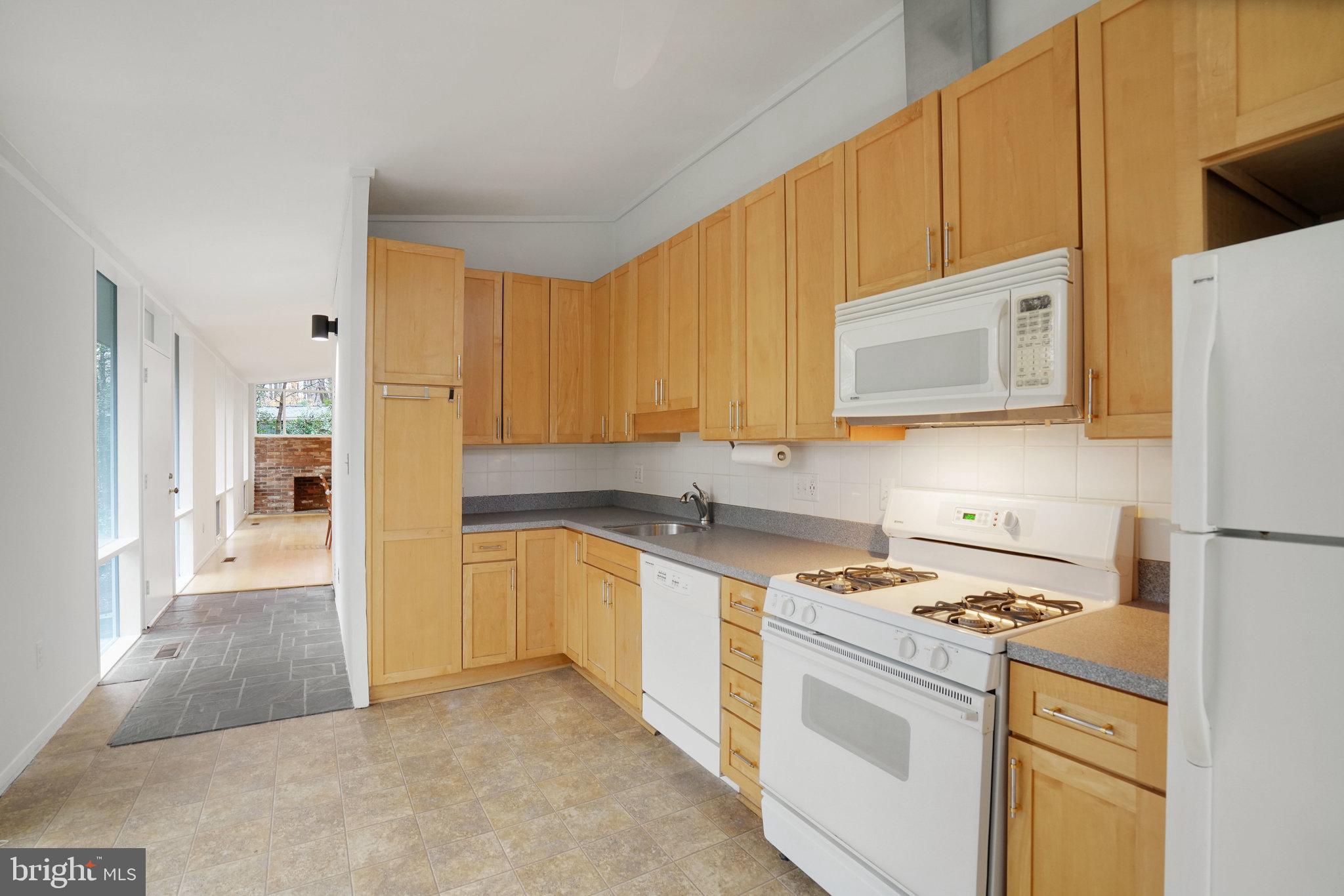 HOLLIN HILLS - Residential