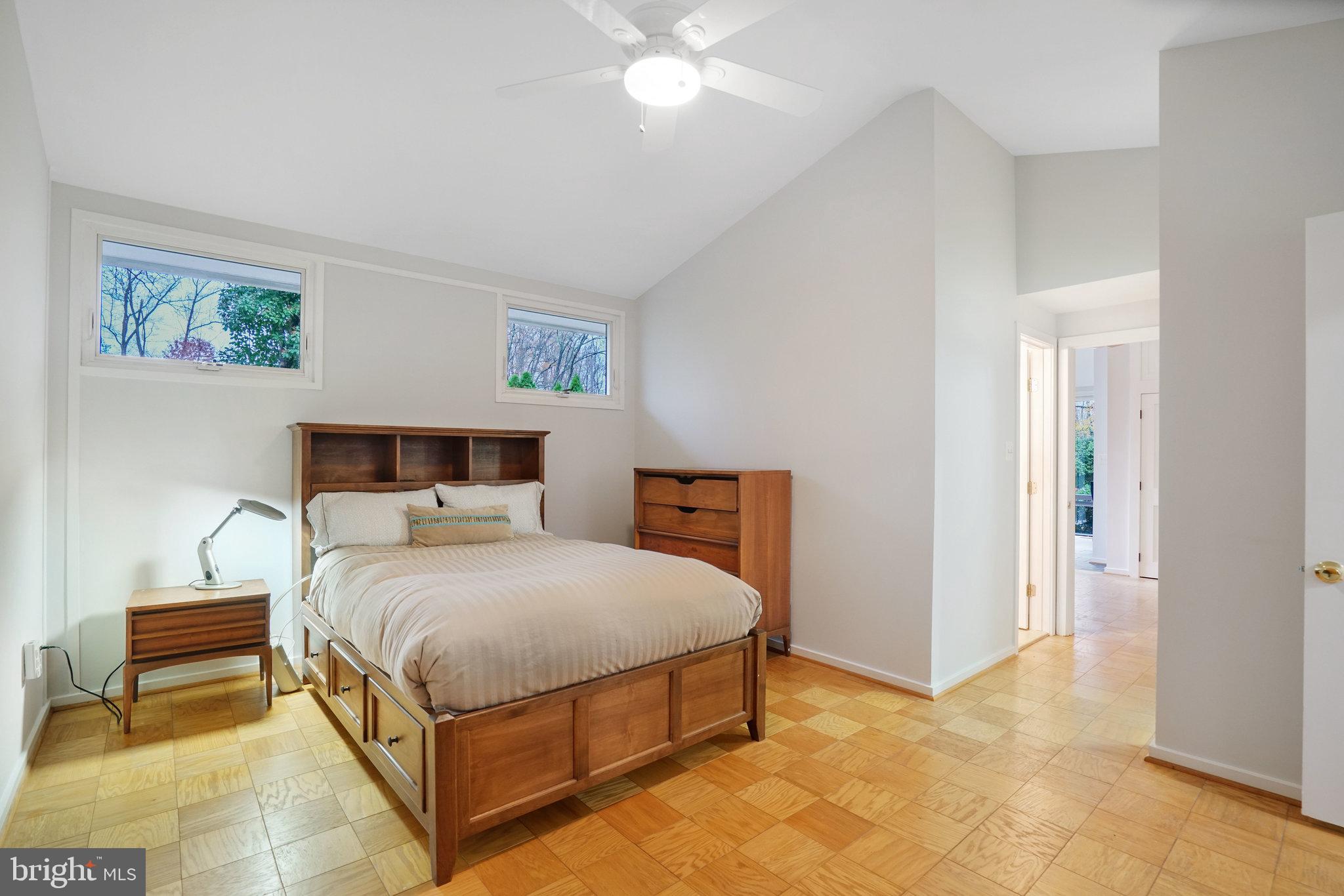 HOLLIN HILLS - Residential