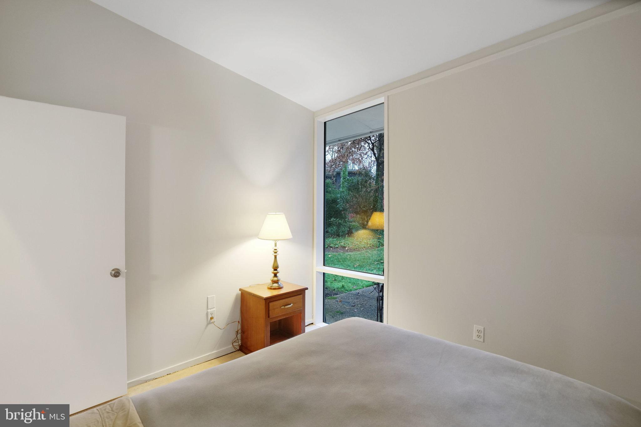 HOLLIN HILLS - Residential