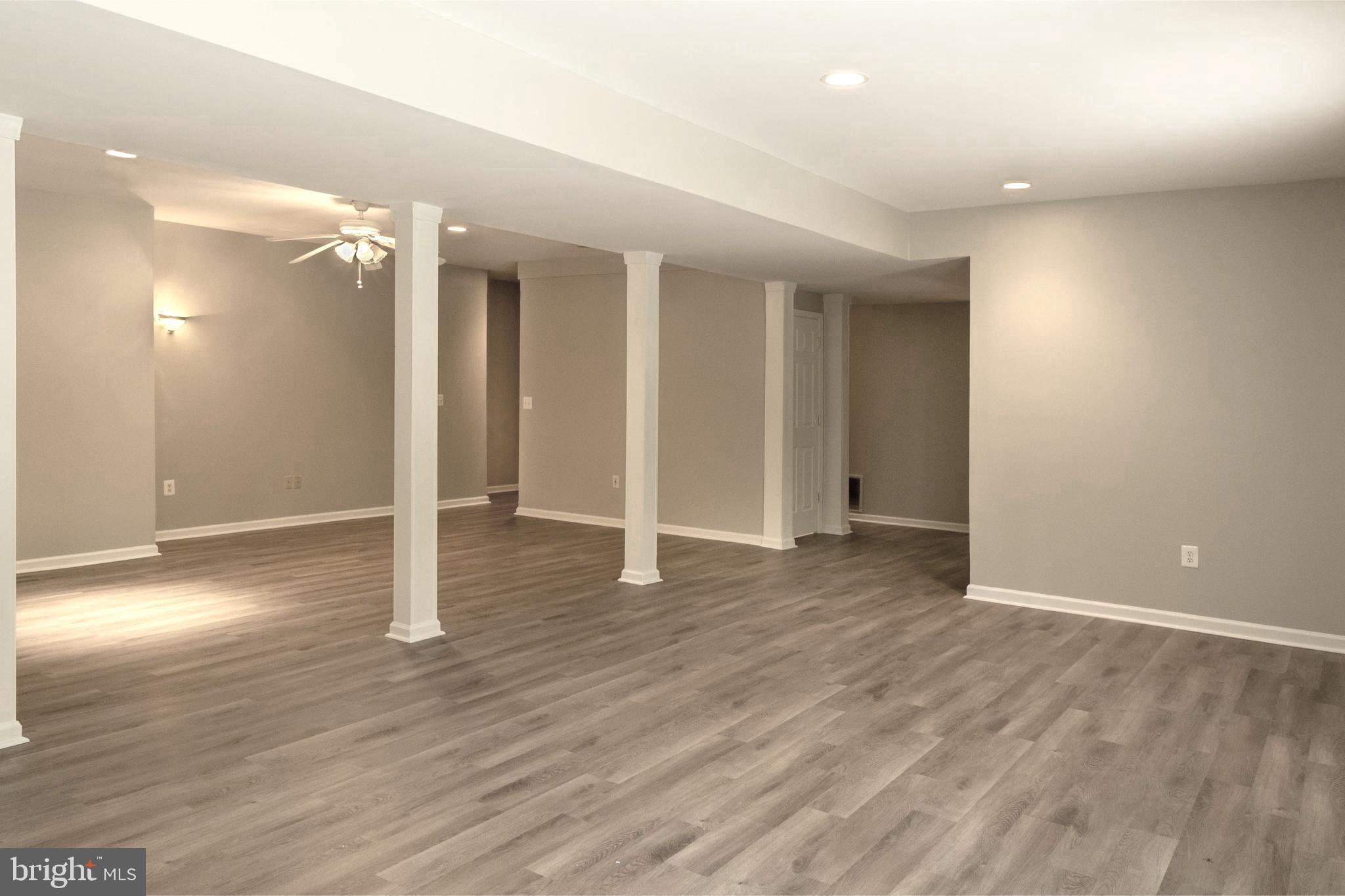 OAK RIDGE ESTATES - Residential Lease