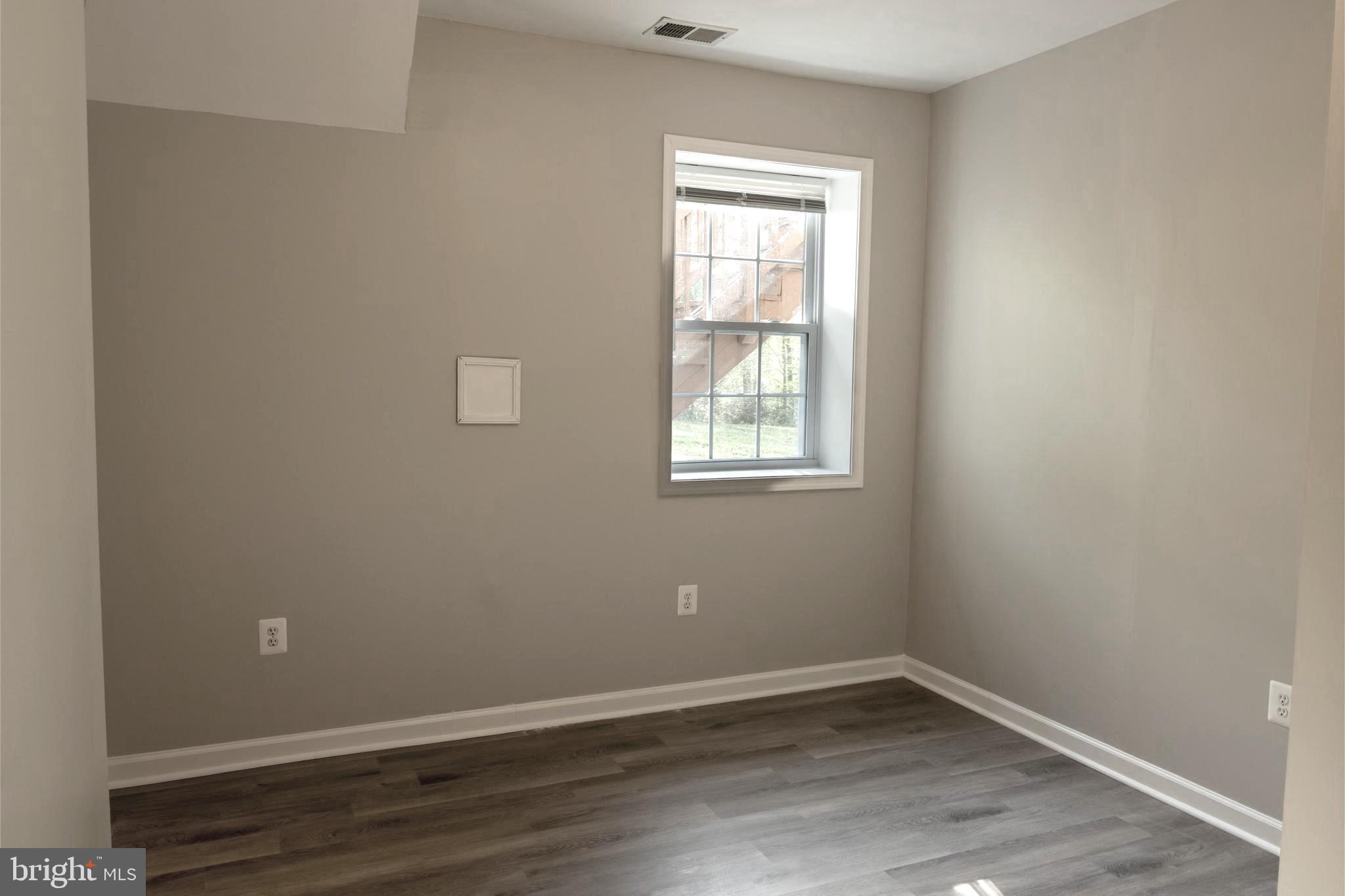 OAK RIDGE ESTATES - Residential Lease