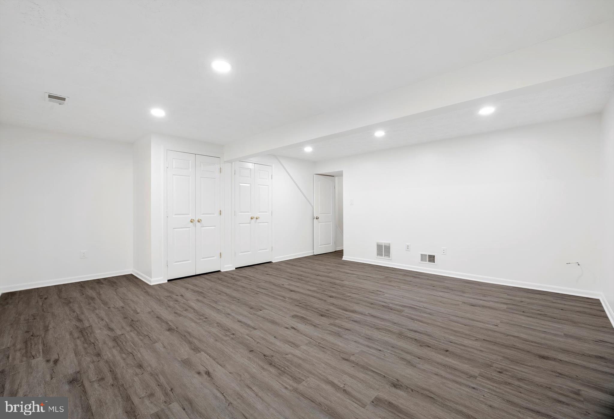 SILVER SPRING CNTRY CLUB - Residential