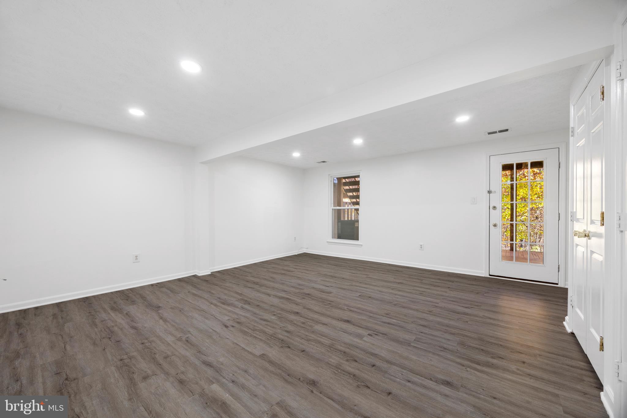 SILVER SPRING CNTRY CLUB - Residential