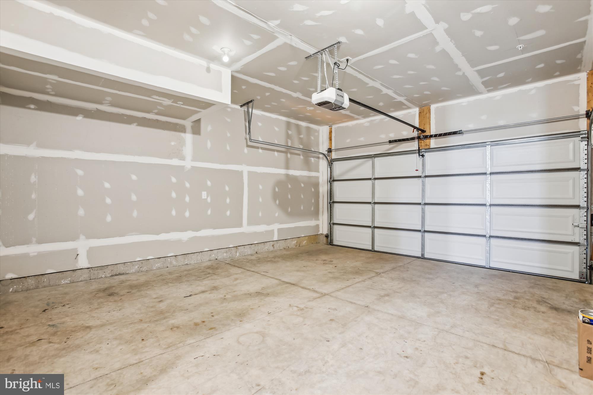 METROPARK AT ARROWBROOK - Residential Lease