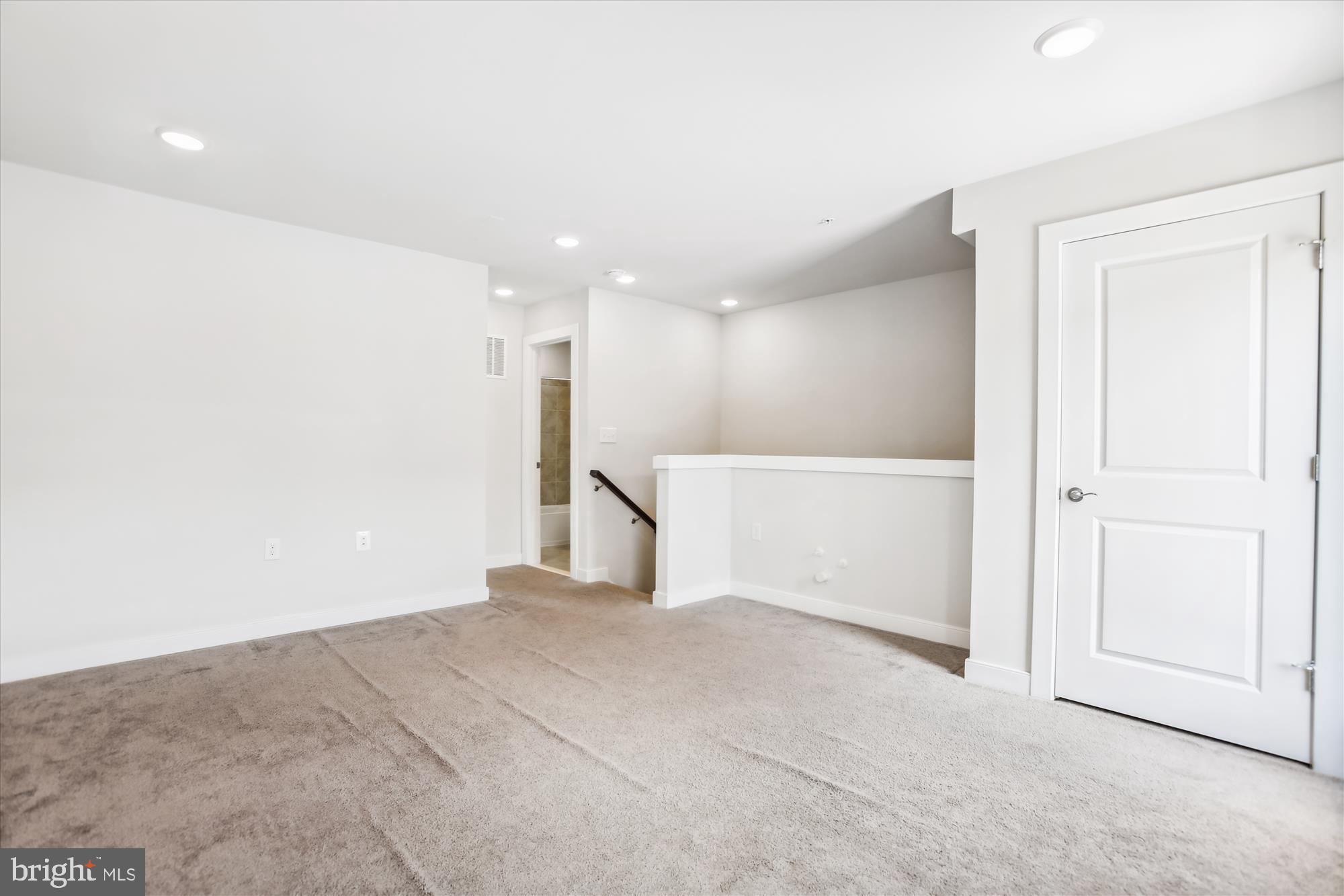 METROPARK AT ARROWBROOK - Residential Lease