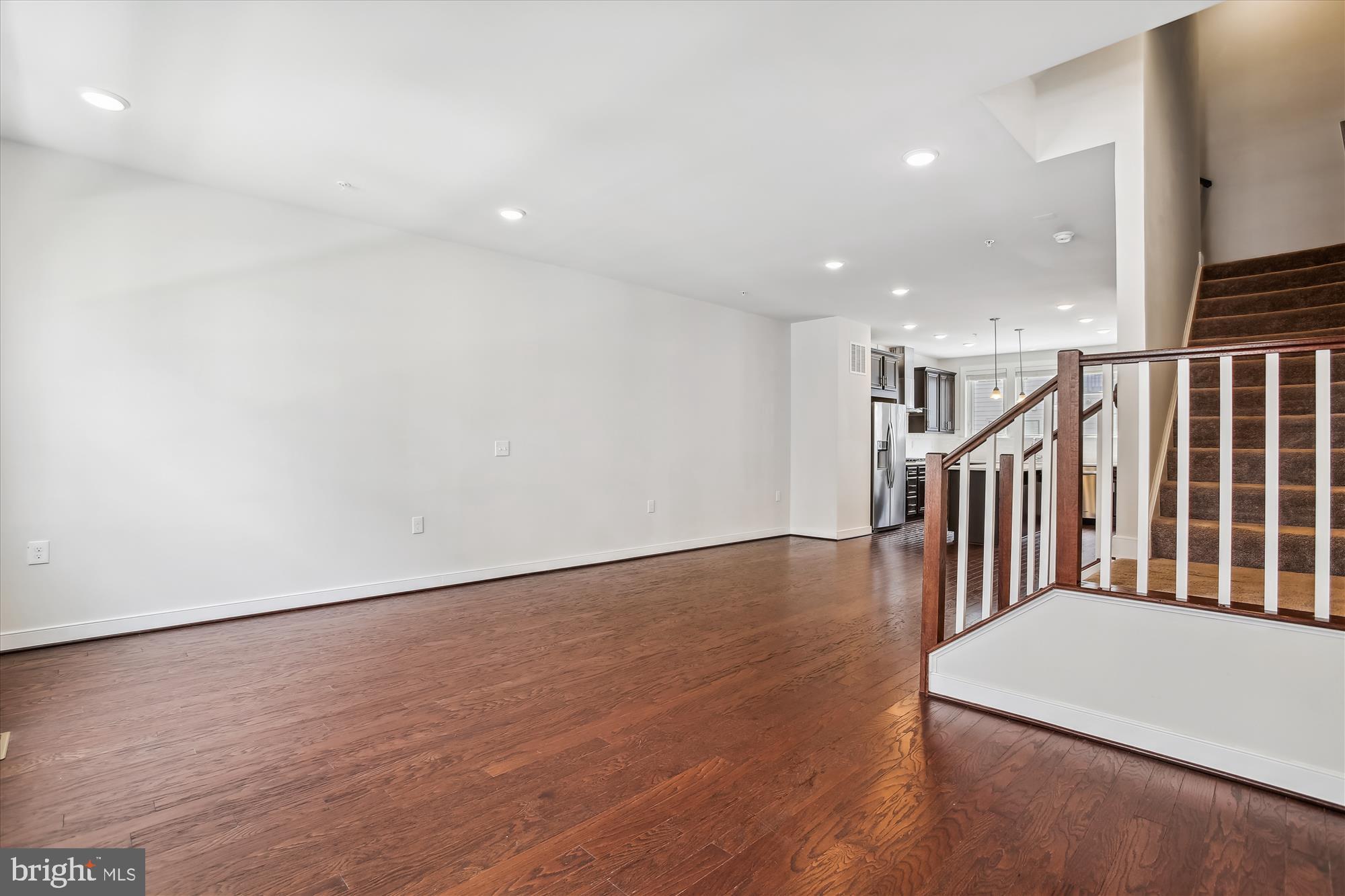 METROPARK AT ARROWBROOK - Residential Lease