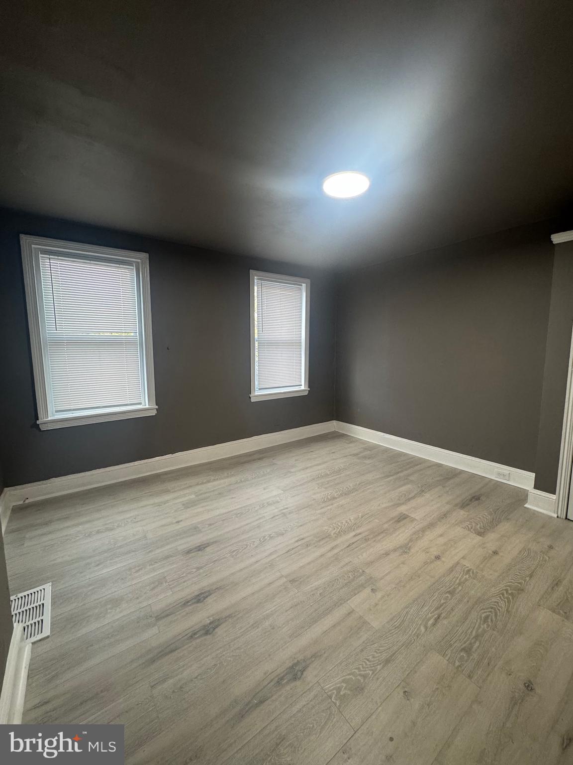 KENSINGTON - Residential Lease