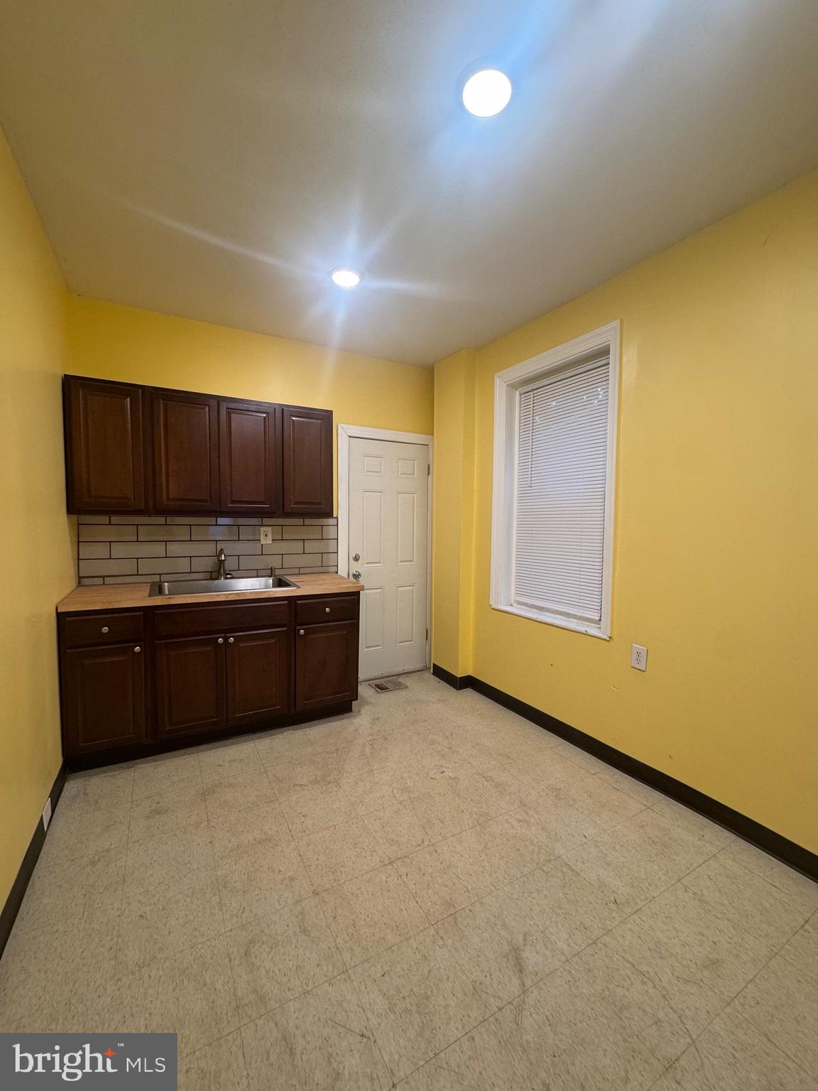 KENSINGTON - Residential Lease