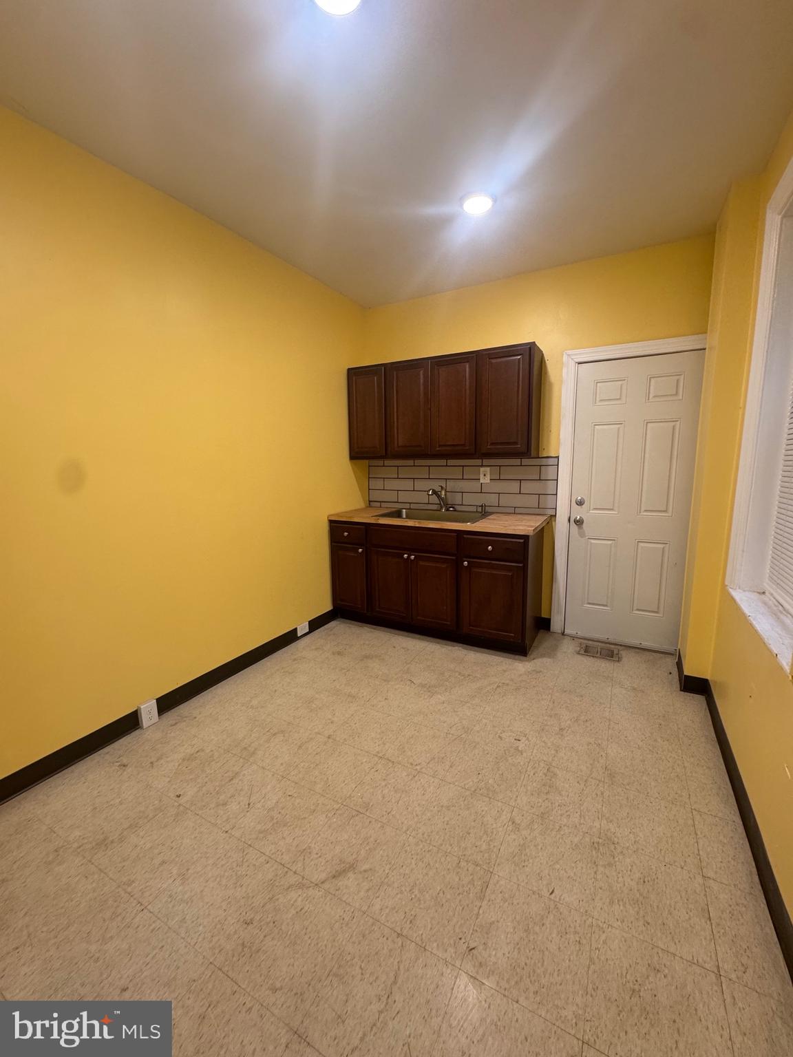 KENSINGTON - Residential Lease